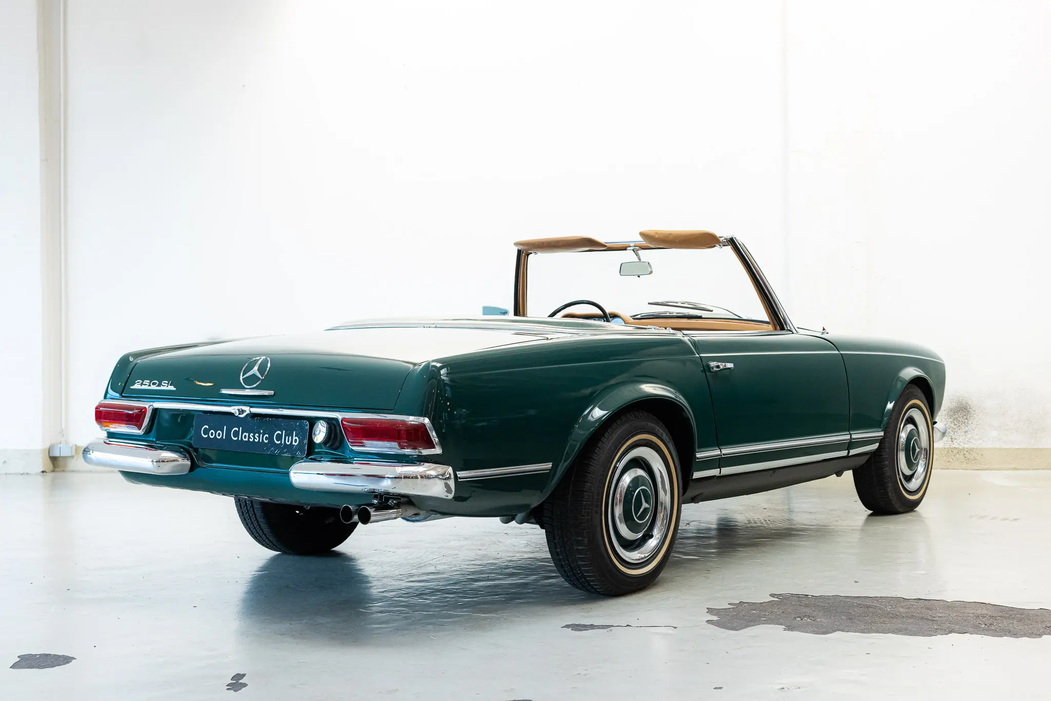 oblique rear view of an Mercedes-Benz 250 SL Factory 5 Speed