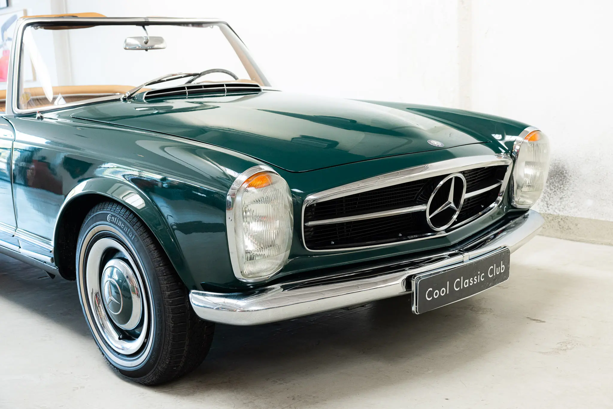 oblique front view of an Mercedes-Benz 250 SL Factory 5 Speed