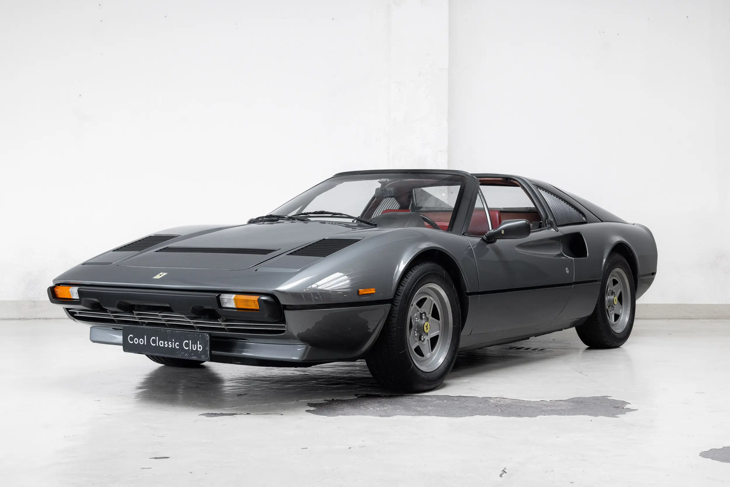 Oblique view of an Ferrari 308 GTS QV