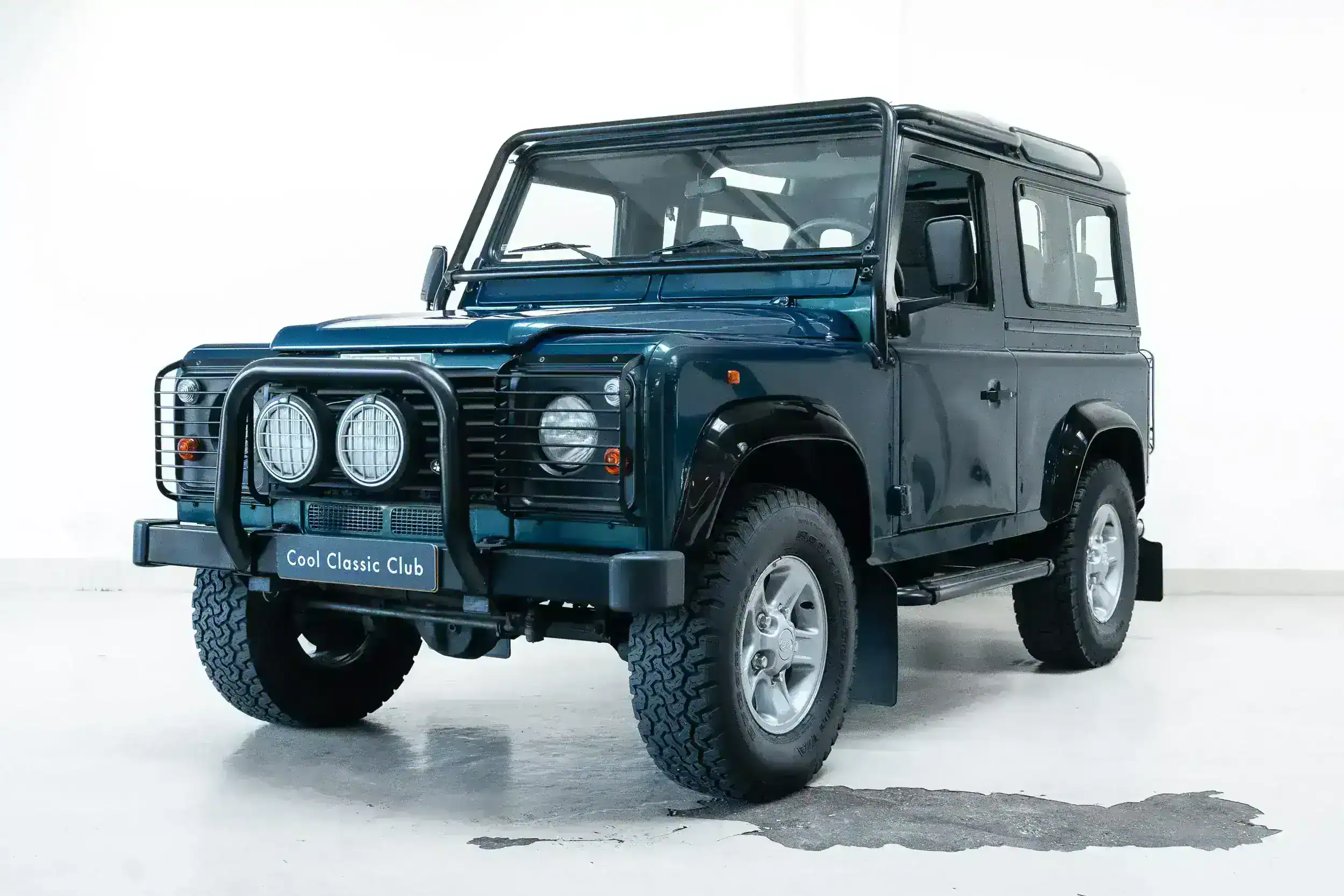 Oblique view of an Land Rover Defender 90 50th Anniversary 