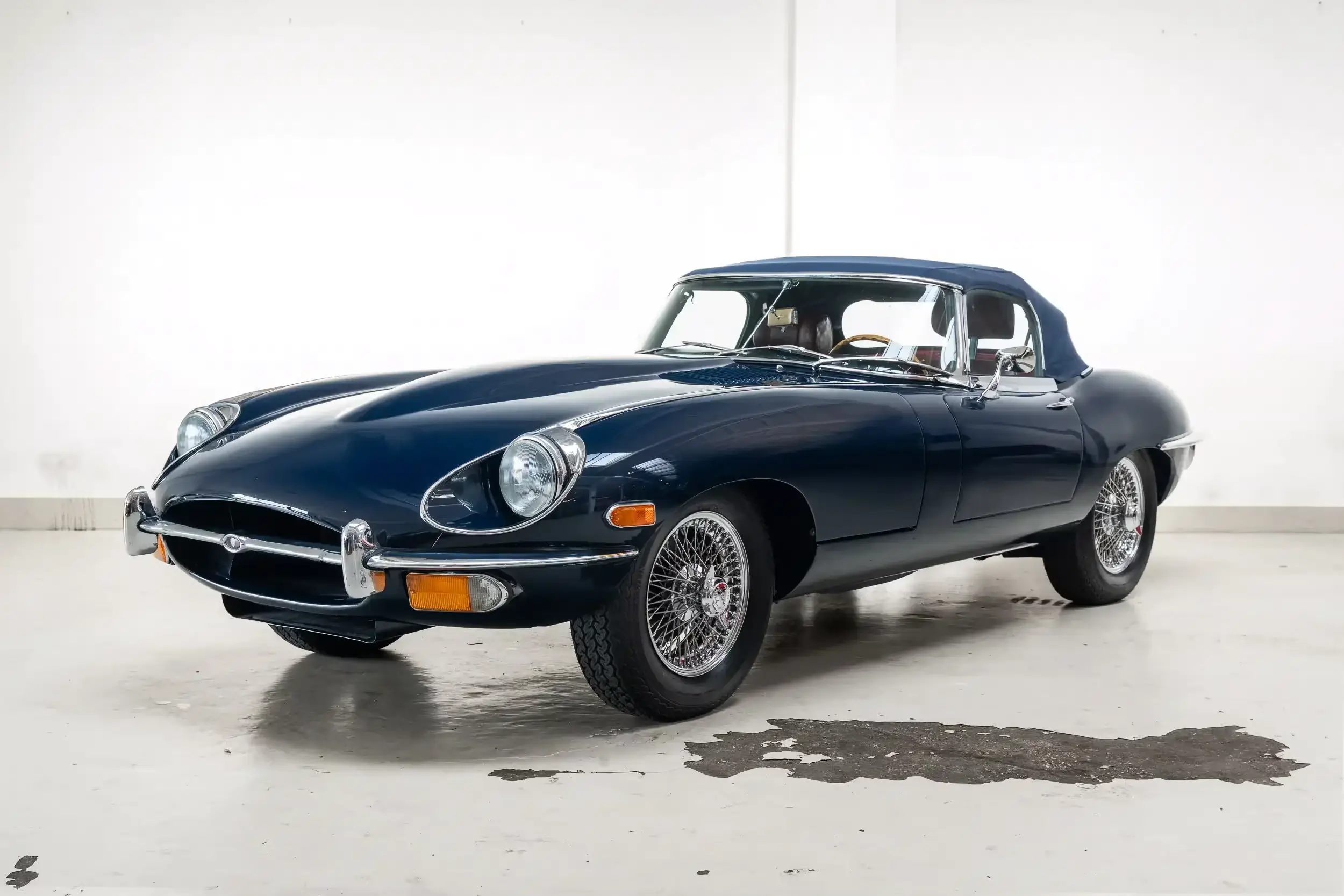 Front oblique view of the 1969 Indigo Blue  Jaguar E-Type 4.2 OTS