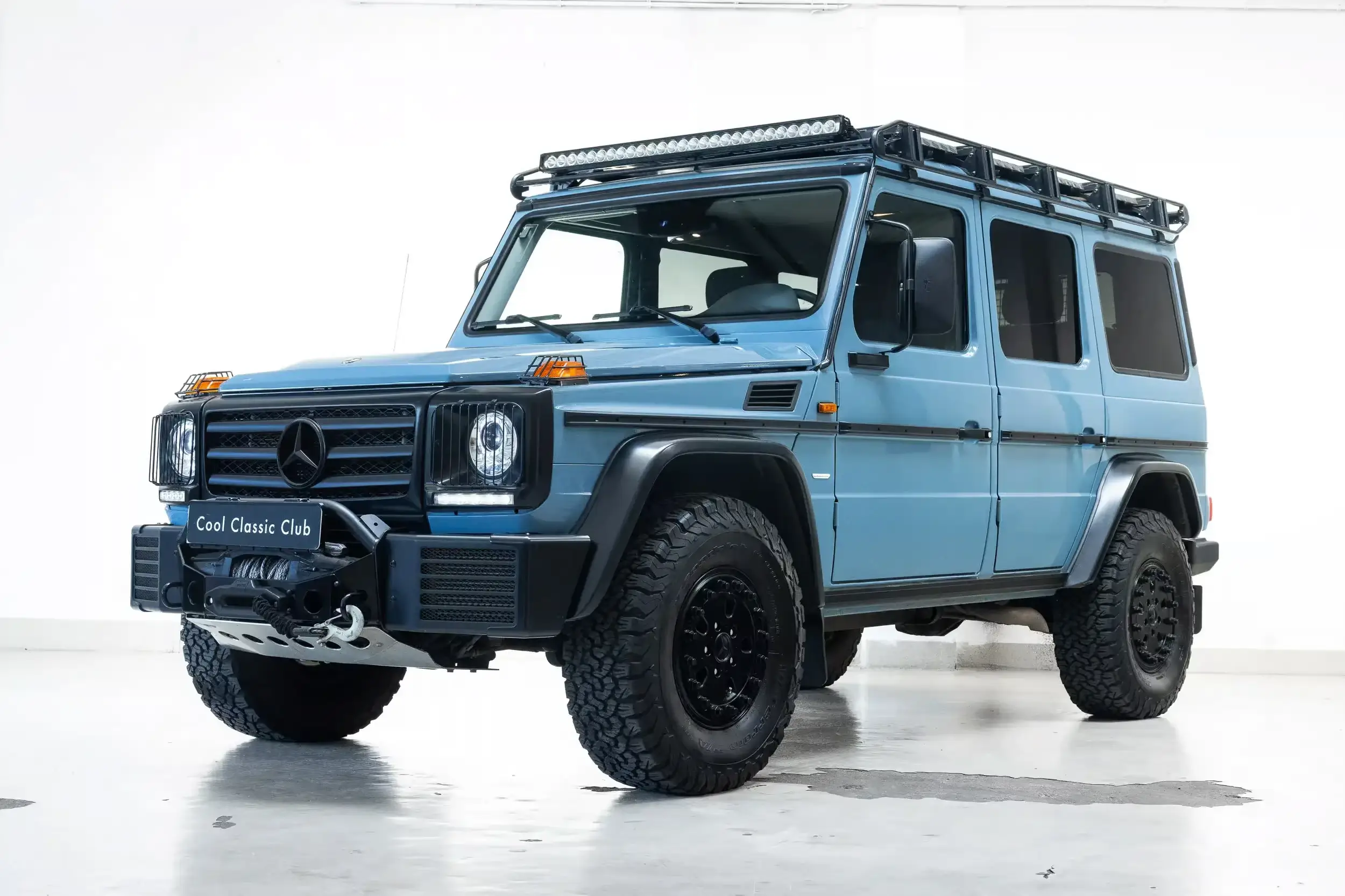 Front oblique view of the 2018 China Blue Mercedes-Benz G350d Professional Limited Edition 