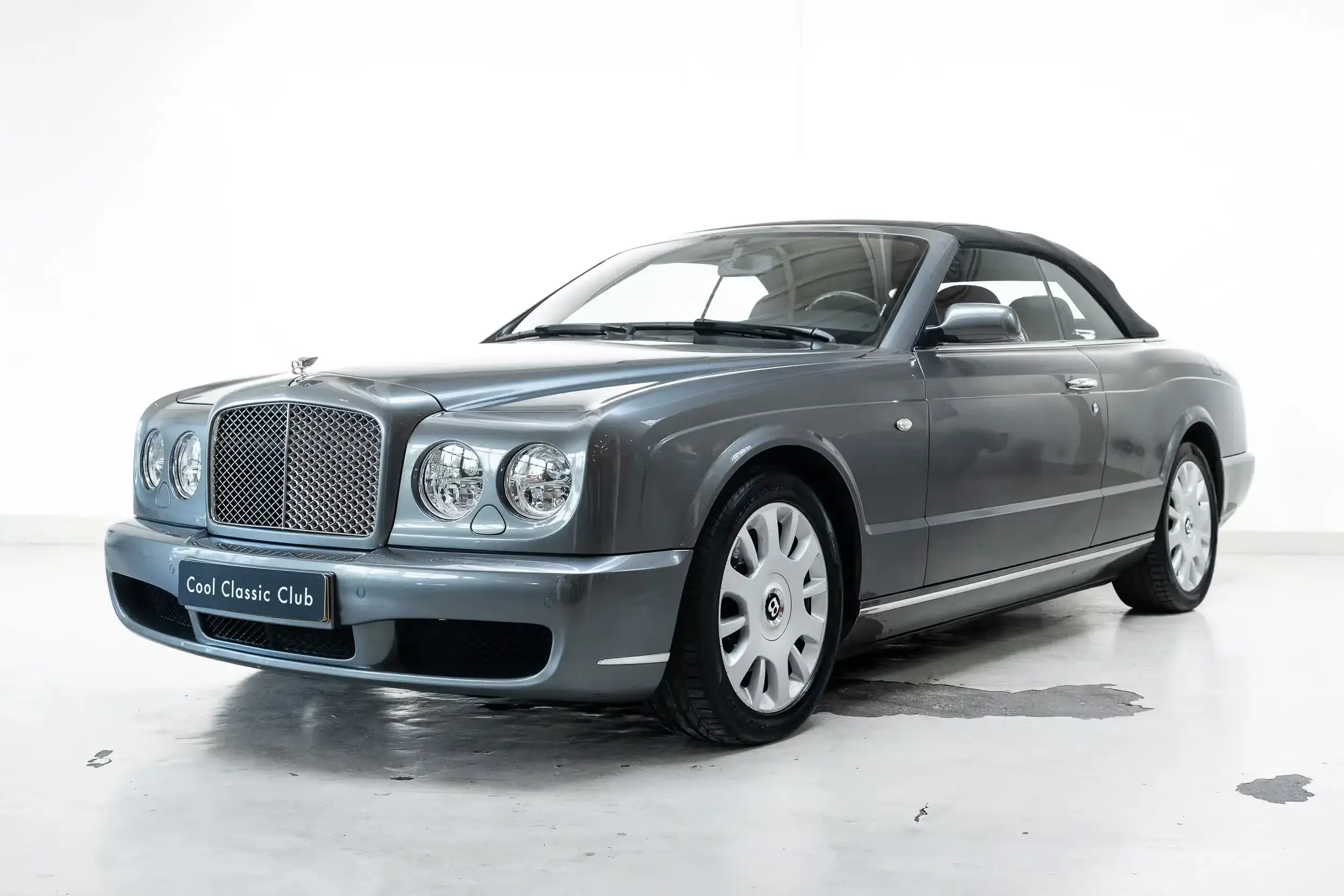 Front oblique view of the 2007 Tungsten Metallic  Bentley Azure Convertible 
