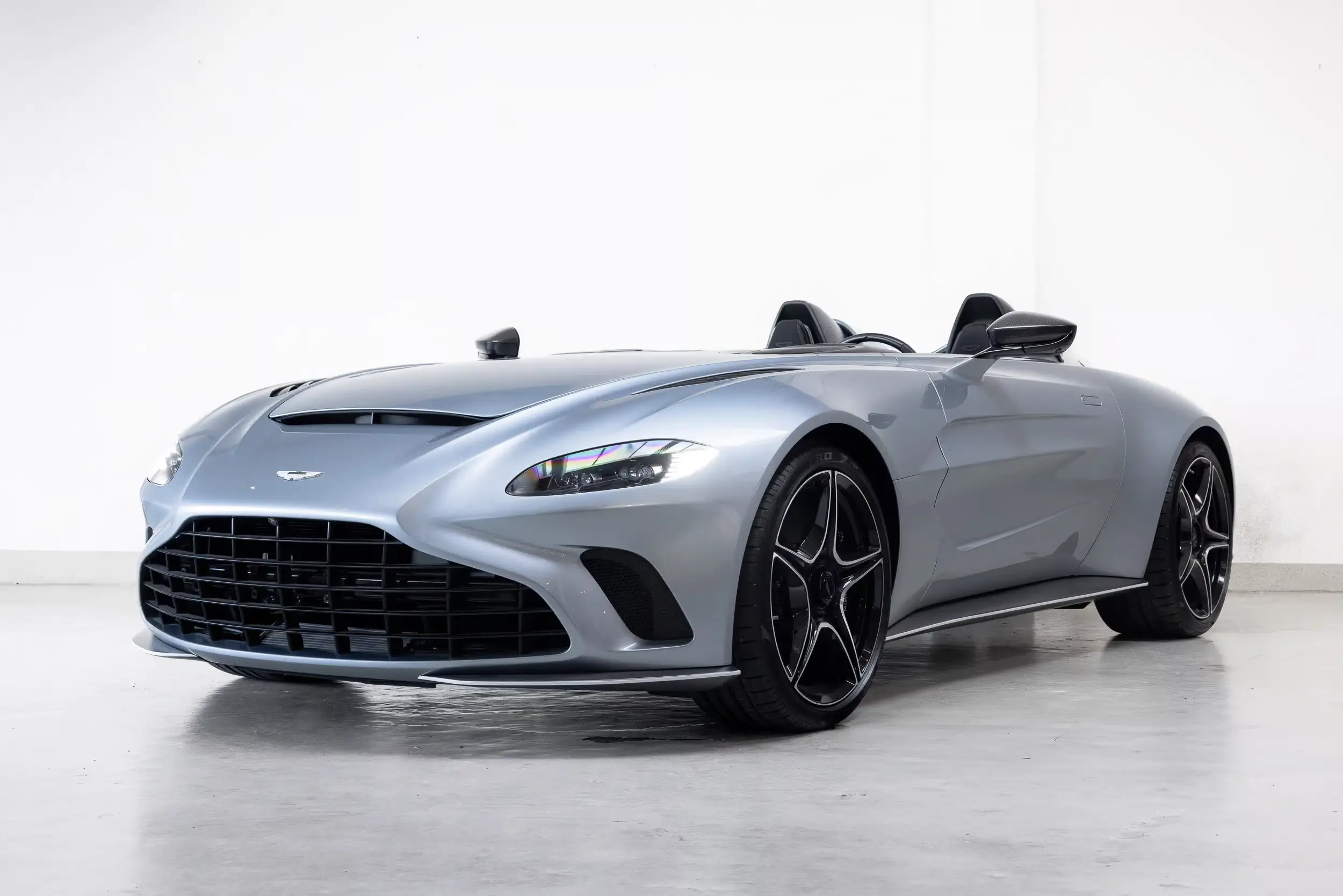 Front oblique view of the 2021 Skyfall Silver (AML Special) Aston Martin V12 Speedster