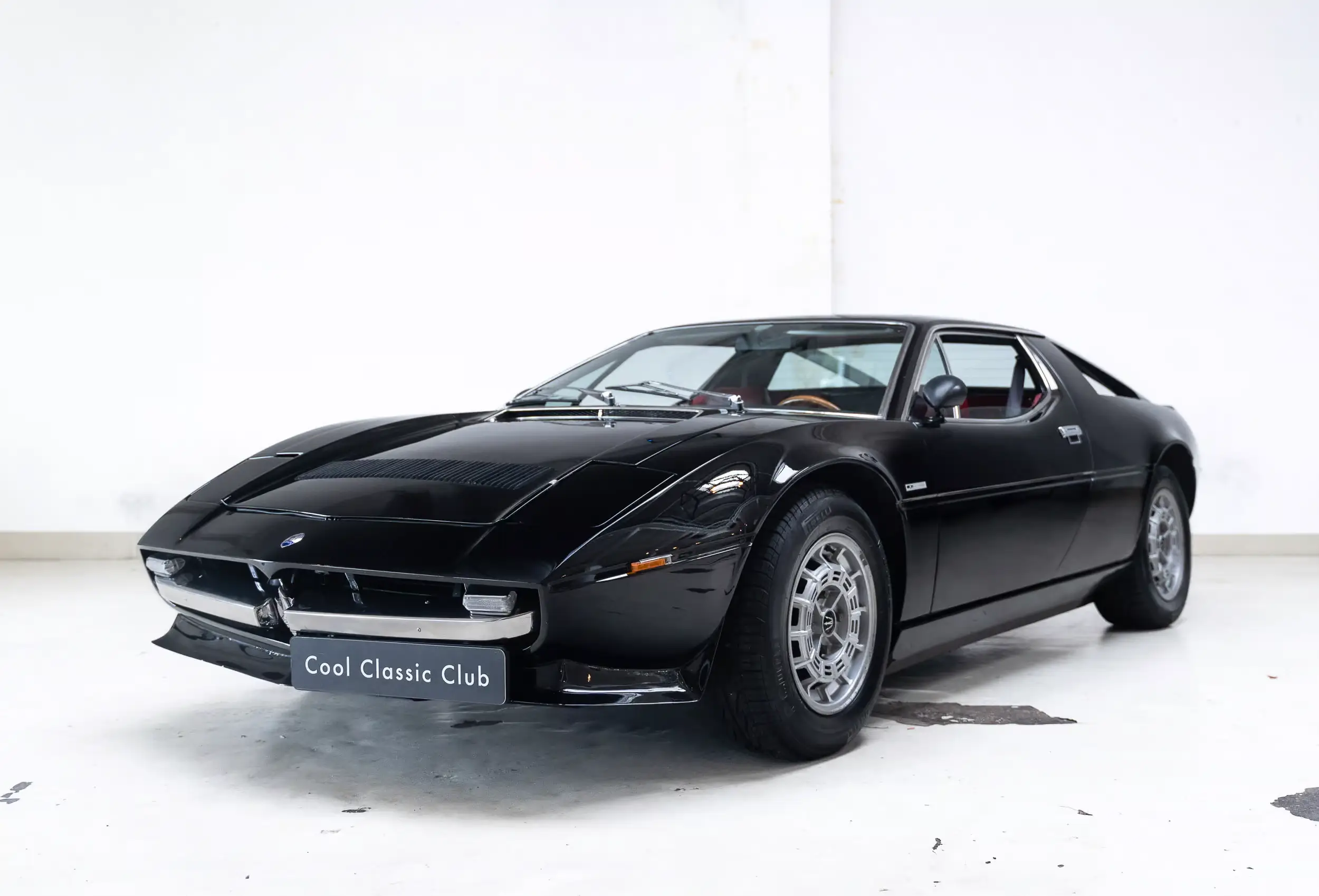 Front oblique view of the 1974 Nuovo Nero  Maserati Merak 3000