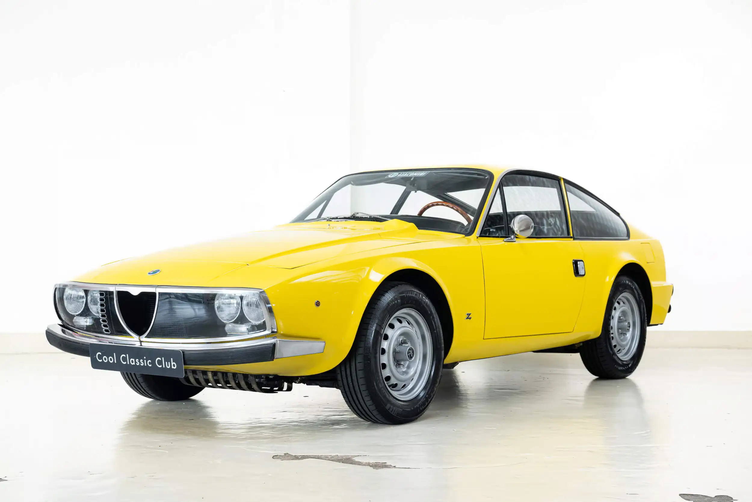 Front oblique view of the 1973 Giallo Zagato Alfa Romeo 1600 Zagato