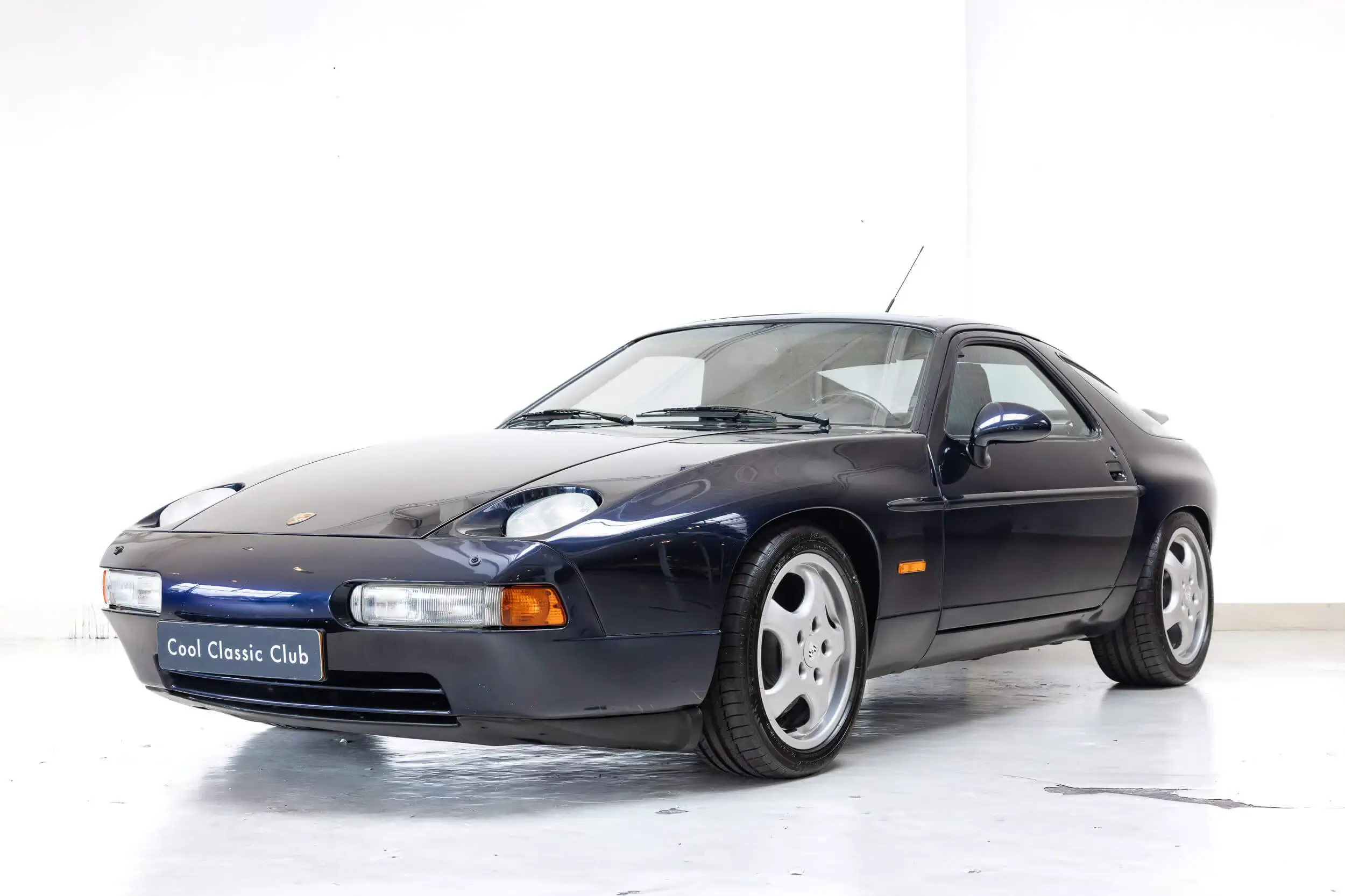 Front oblique view of the 1992 Midnight Blue Metallic Porsche 928 5.4 GTS
