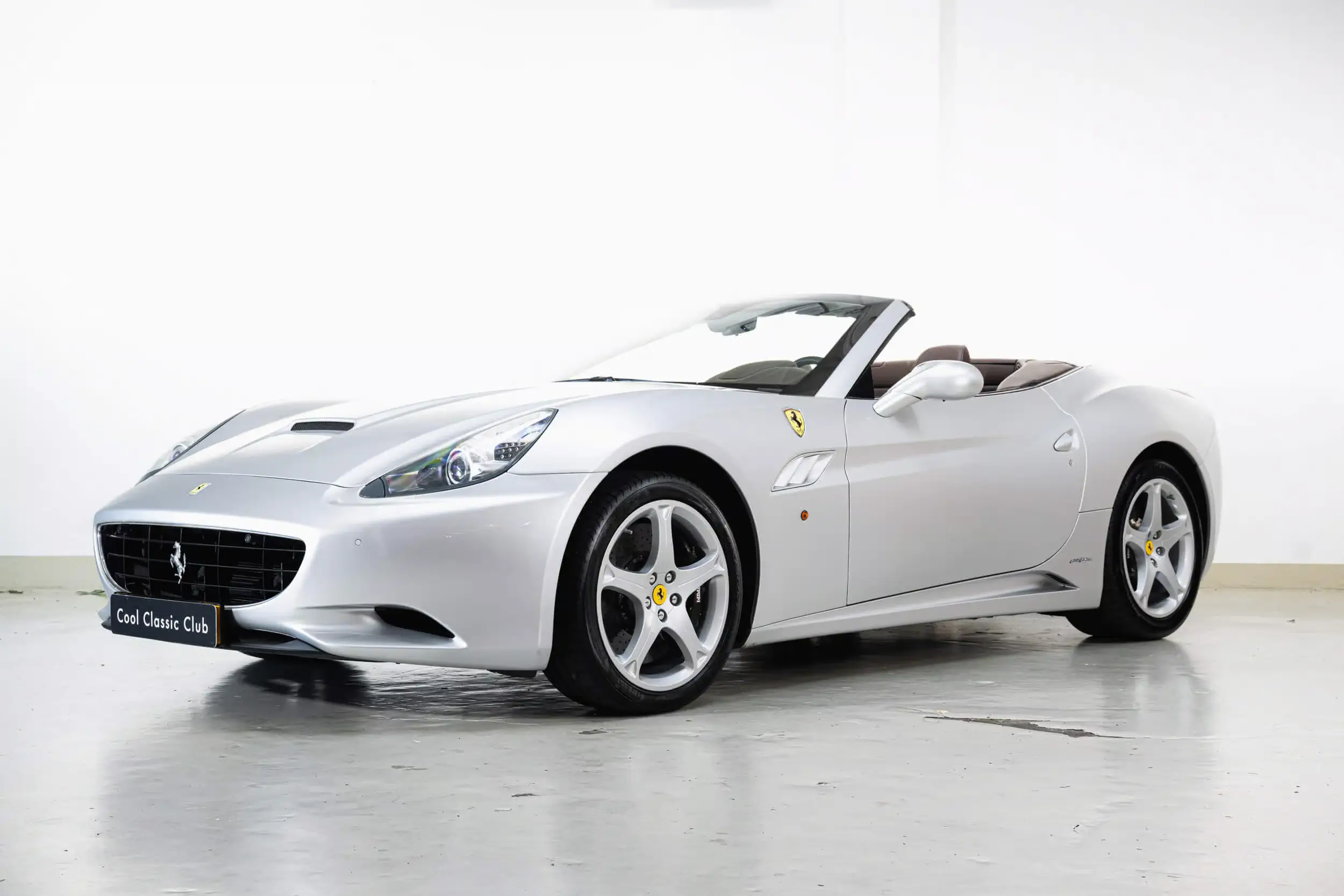 Front oblique view of the 2010 Argento Nürnburgring Ferrari California