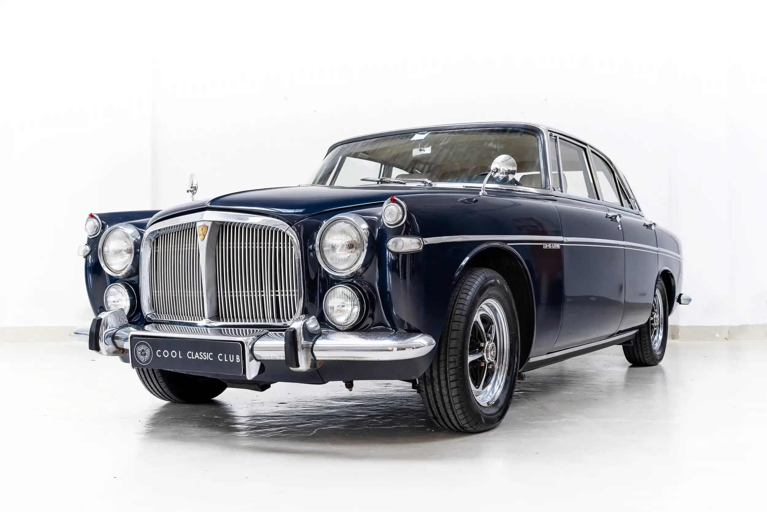 Front oblique view of the 1969 Admiralty Blue Rover P5b