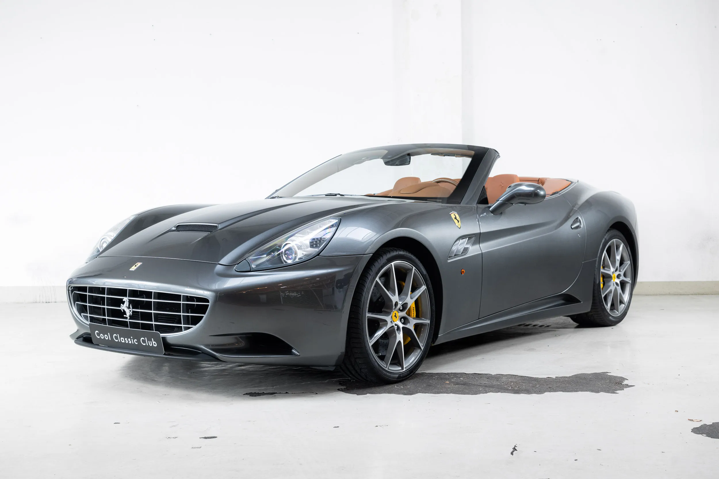 Oblique view of an Ferrari California