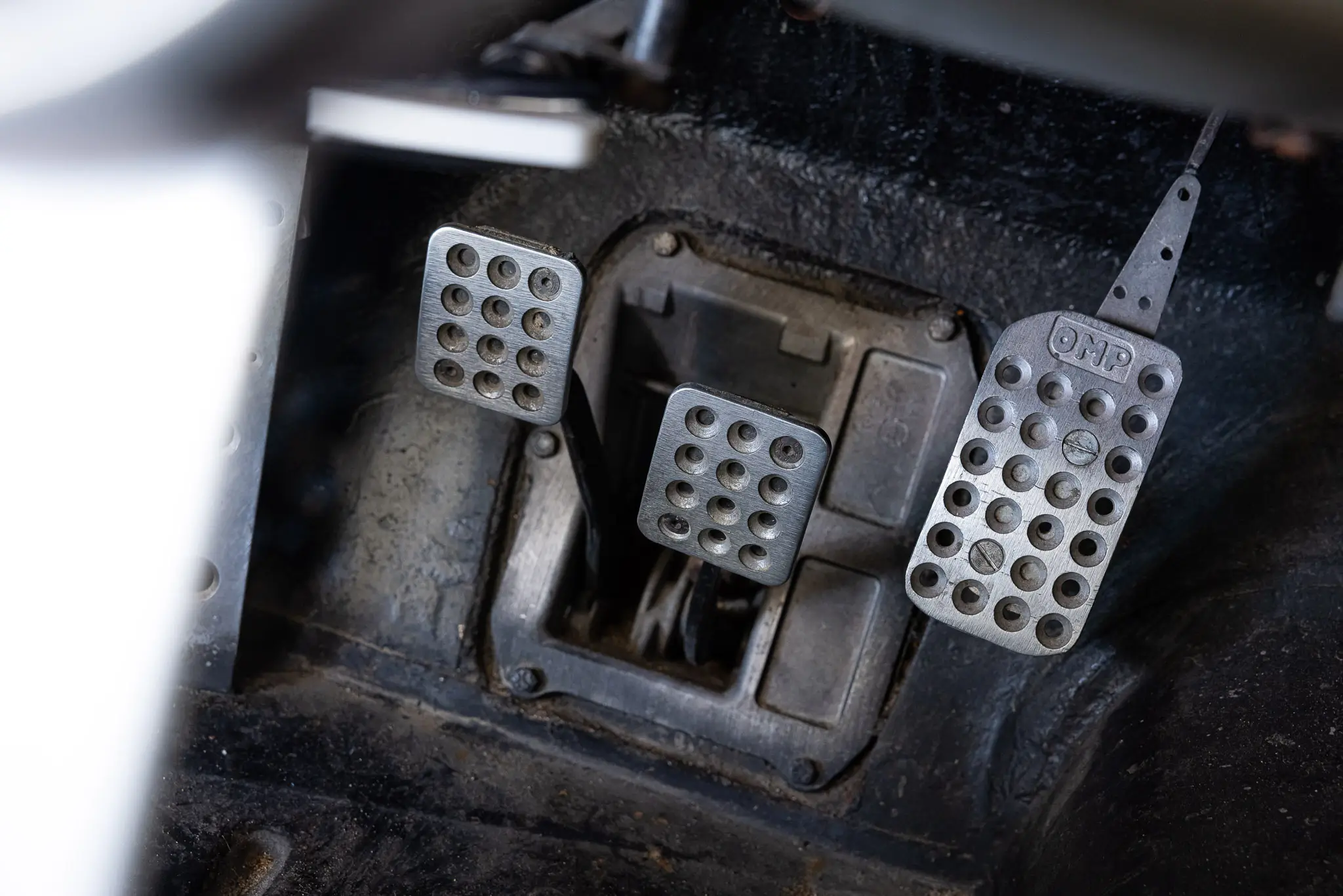Alfa Romeo Giulia 1600 Sprint 1963 Rosso Alfa interior pedal view.