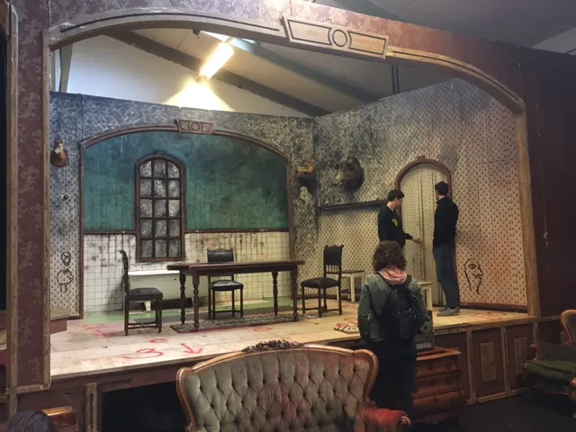 Horror - Boog + wand huiskamer