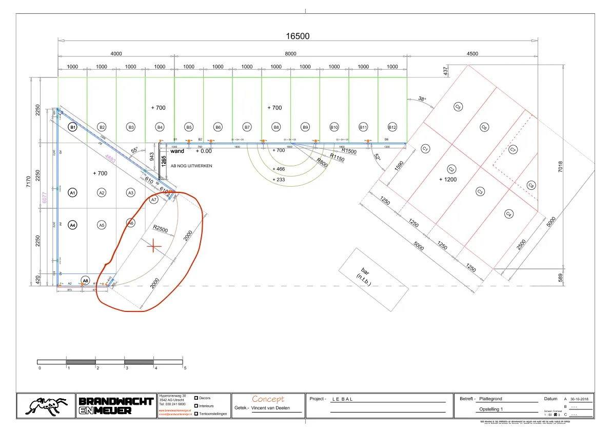 Le Bal  - Halfrond podium