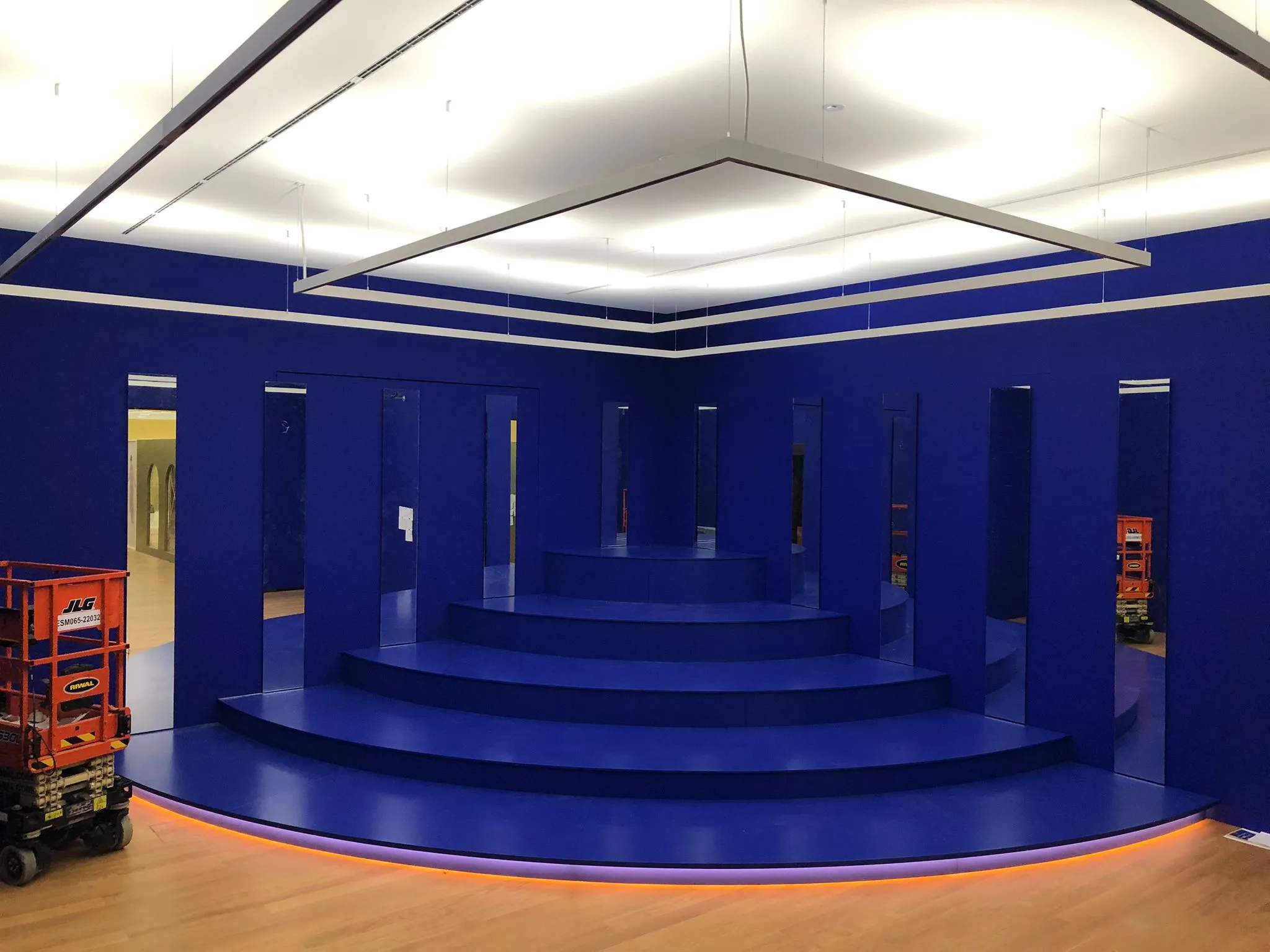 Dresscode podium kwart rond element