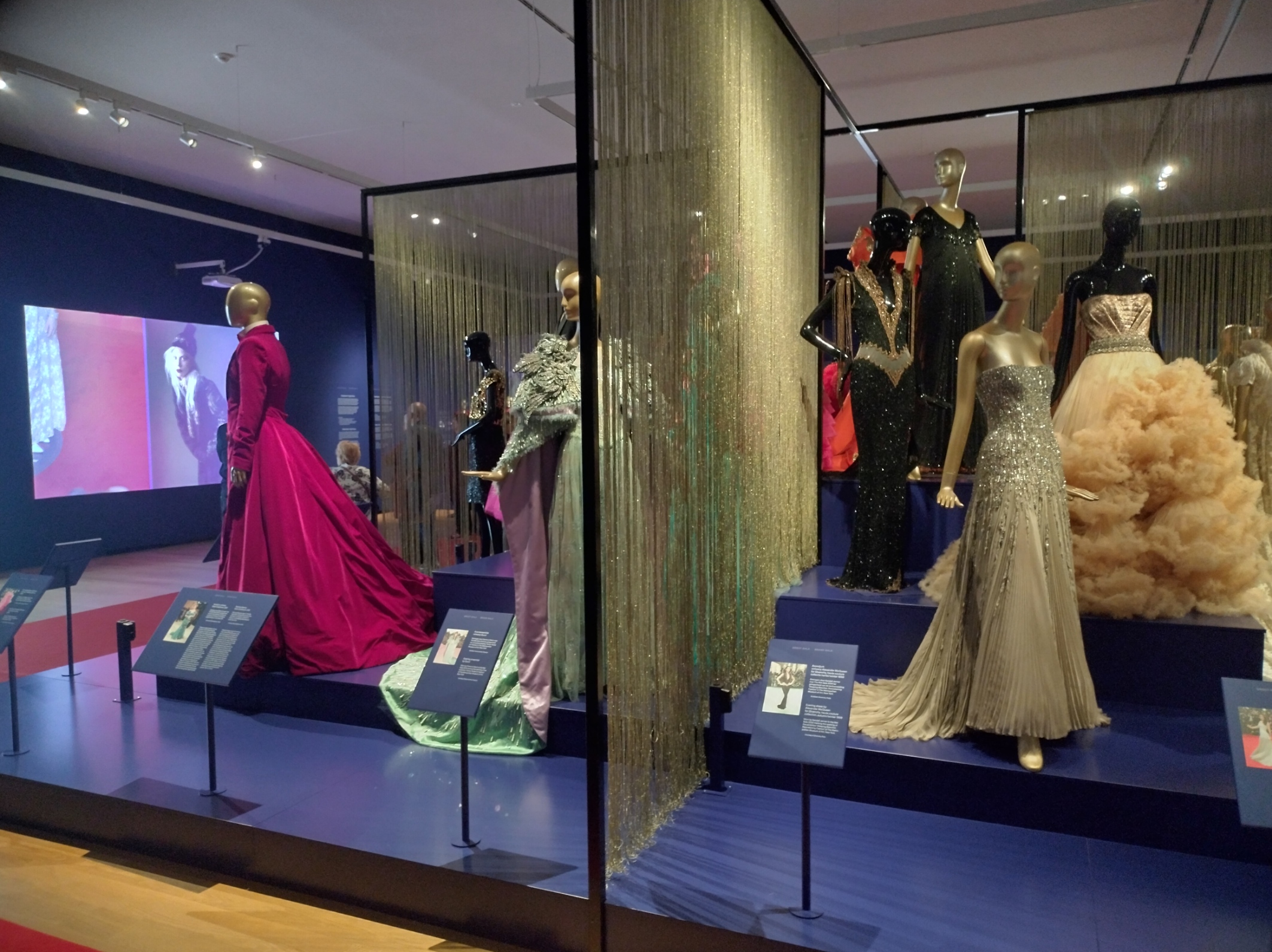 Dresscode gouden gordijnen