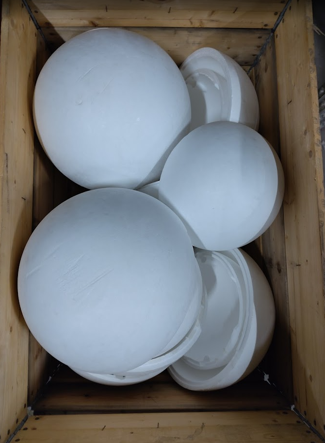 Holle piepschuim ballen