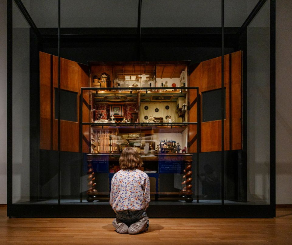 Demontabele glazen vitrine, stalen frame 1*3,25*2,8