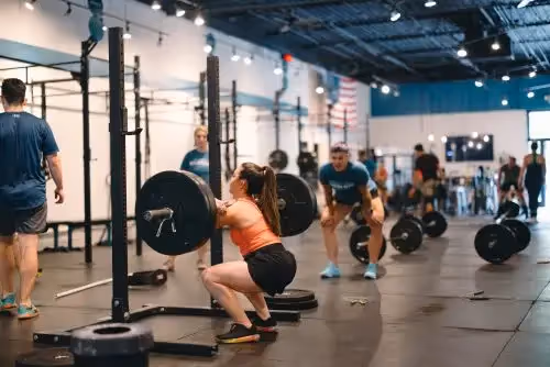 CrossFit vs. Traditional Gyms: Which Is Right for You?