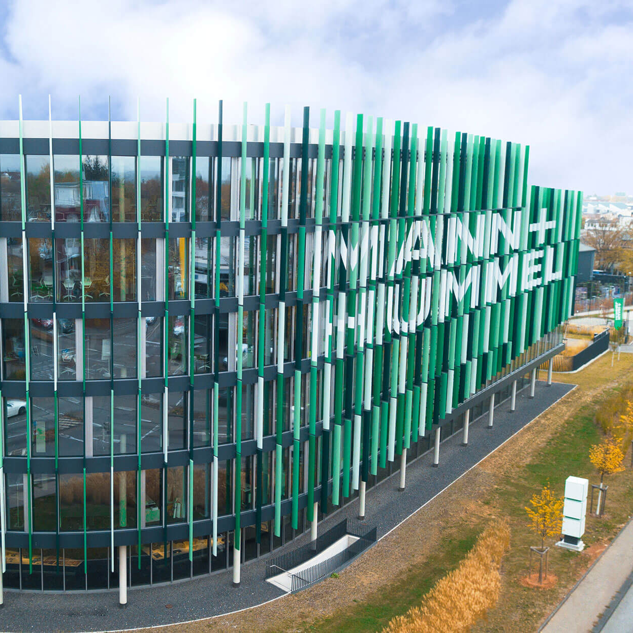 Mann + Hummel Firmengebäude