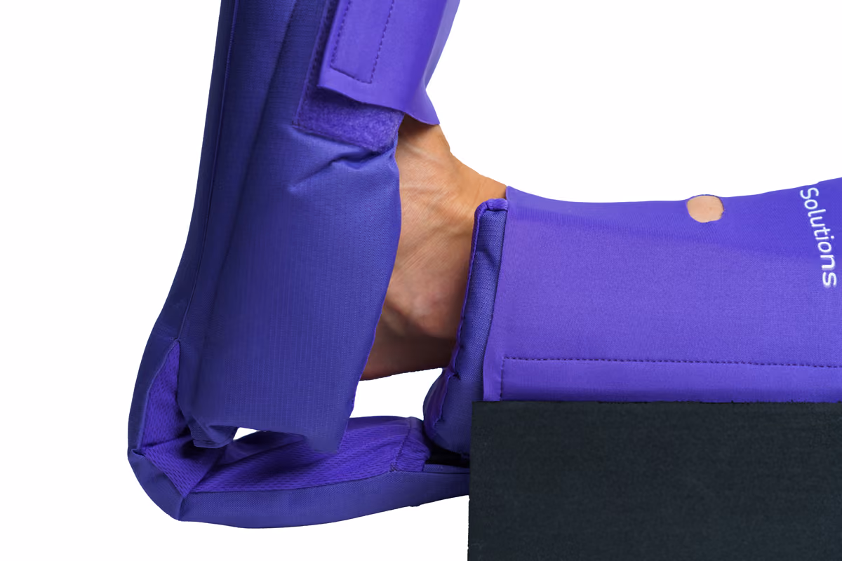 a heel offloading boot with a clear gap between the heel and device showing complete offloading