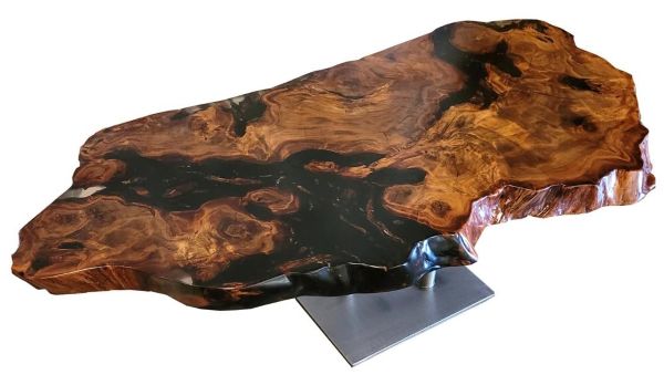 Couchtisch mit besonderer Tischplatte aus einzigartigem Wurzelholz mit Baumkanten, Design Tisch und massiv Holztisch als Möbel Kunstwerk der Natur 