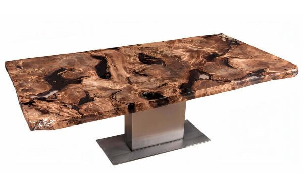 Imposanter Designtisch aus ein Stück unverleimter Wurzelholz Tischplatte mit modernem Tischgestell für exklusives Interiordesign