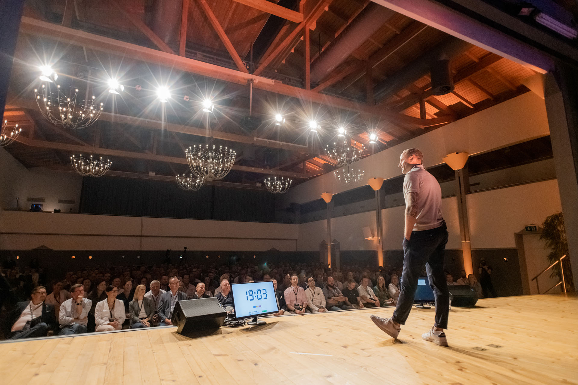 Wie bleibt der Mensch kraftvoll und wirksam in einer Welt, die zunehmend automatisiert wird?