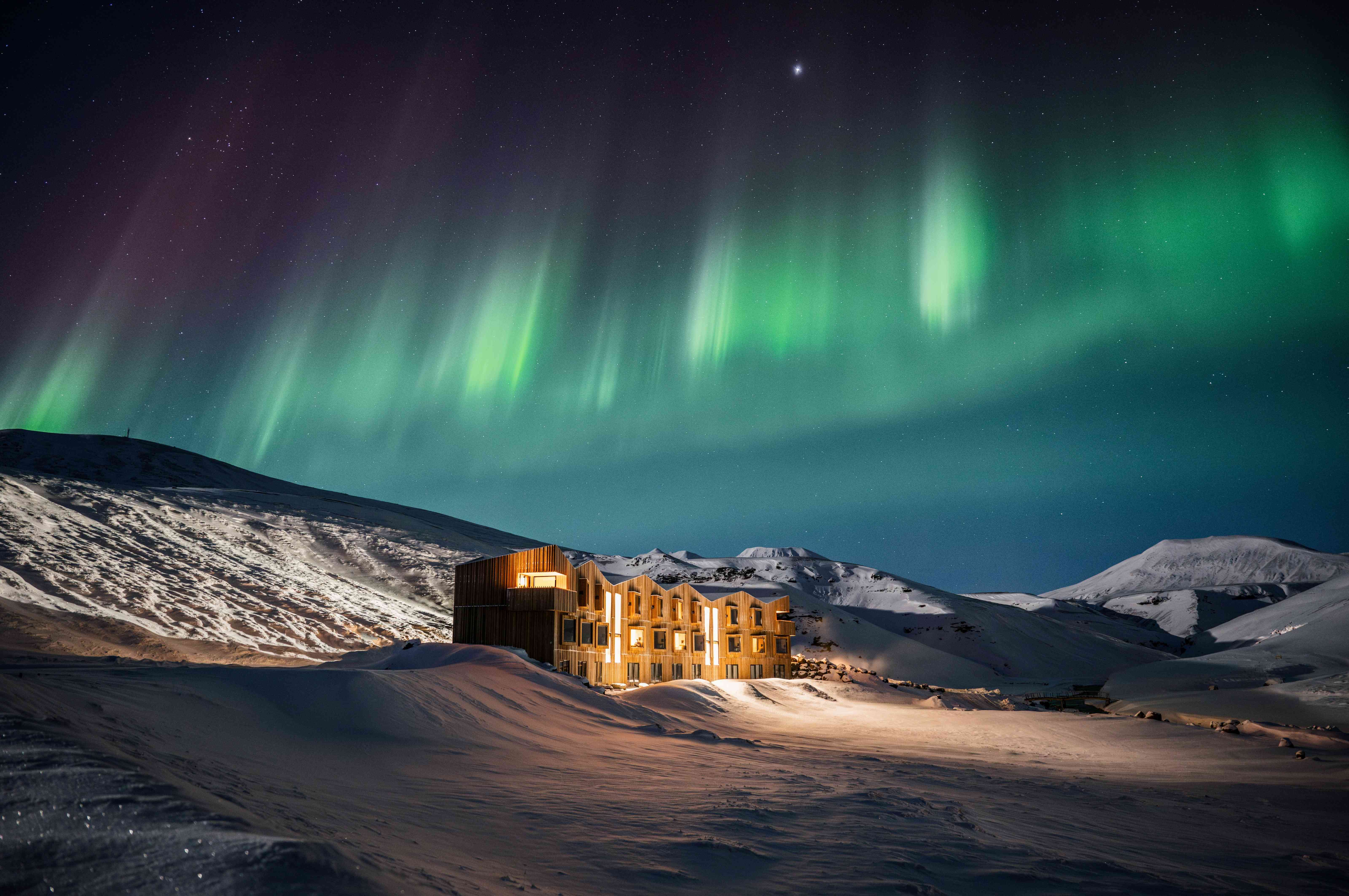 Ontdek het pure IJsland tijdens een avontuurlijke 4WD-rondreis door het westen
