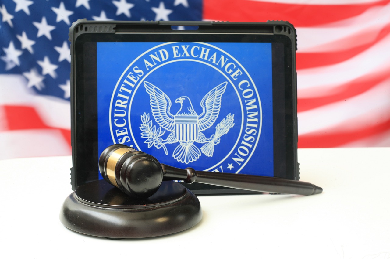 Abalo no Mercado de Criptomoedas: Ações Legais da SEC Contra Coinbase e Binance