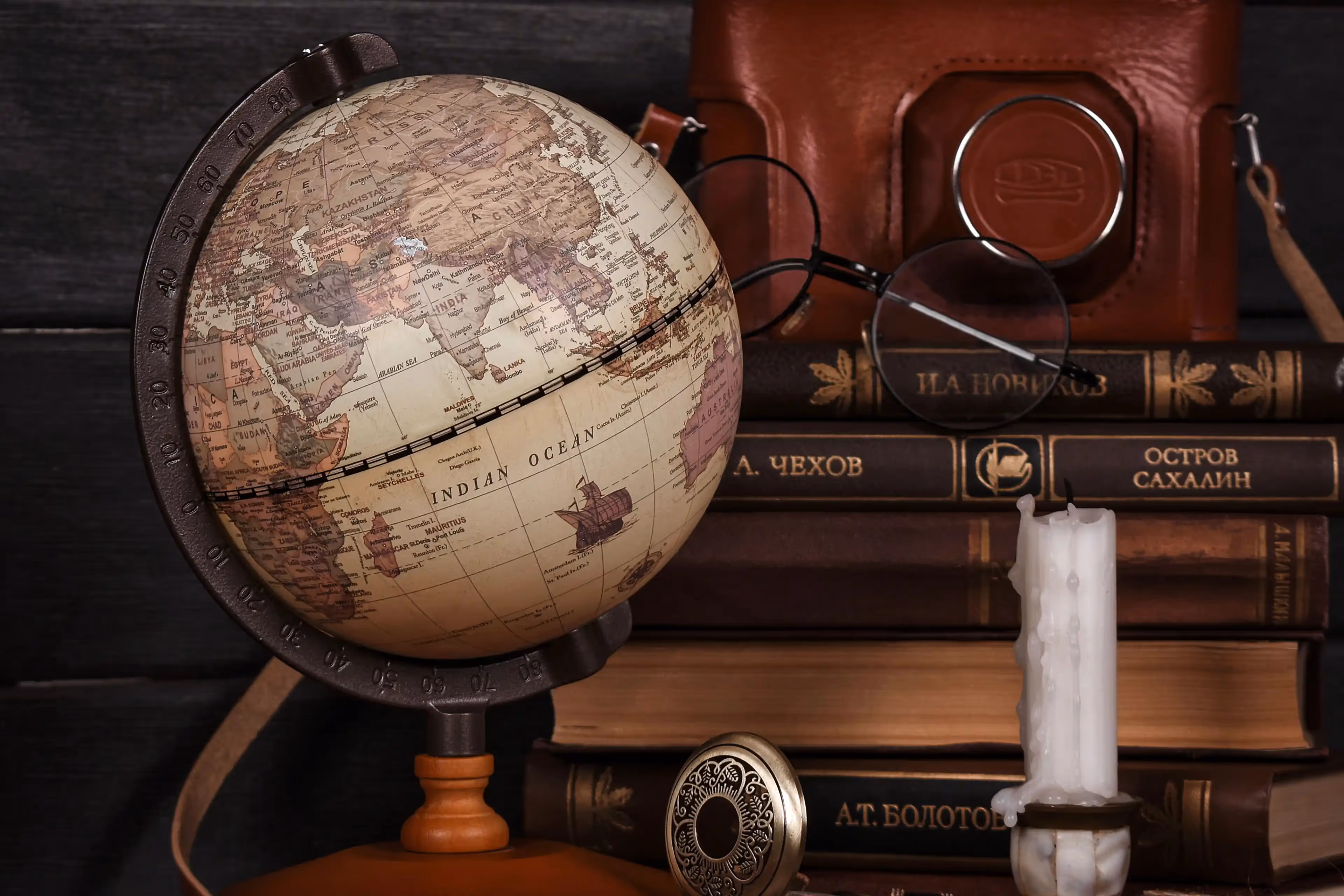 If you're planning an unforgettable adventure, look no further than Alaska Wilderness Charters. Our luxurious yacht provides the perfect mobile base camp for an Alaskan adventure of a lifetime, with experienced guides and unbeatable access to wildlife.