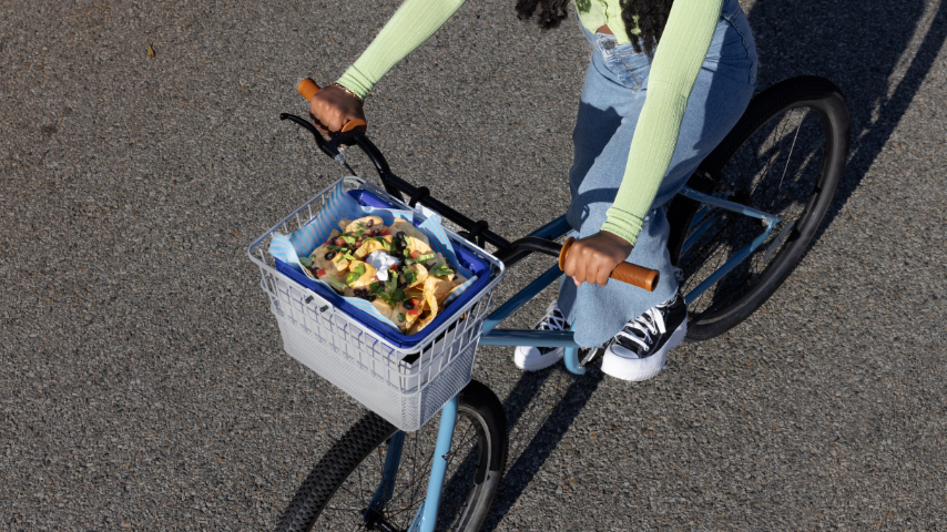 Diners travel farther for cash back