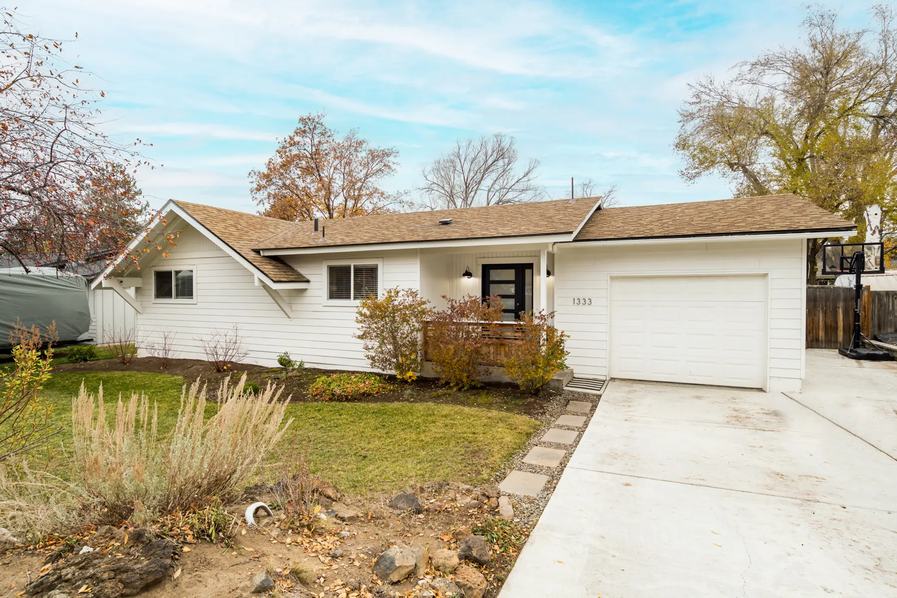 Front exterior of 2008 NE Cradle Mountain Way in Bend, Oregon
