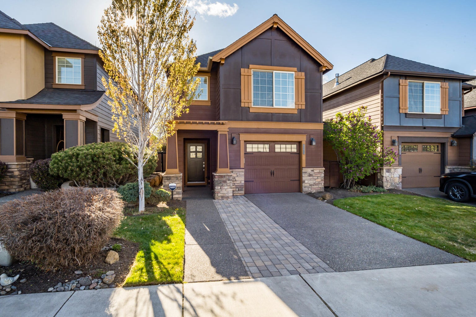 Front exterior of 2008 NE Cradle Mountain Way in Bend, Oregon