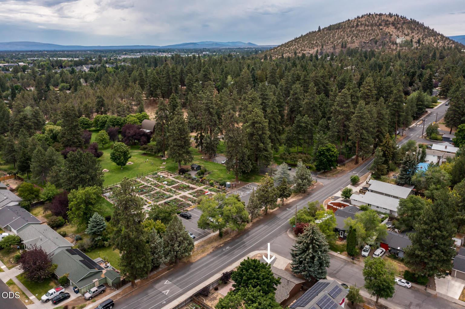 Front exterior of 2008 NE Cradle Mountain Way in Bend, Oregon