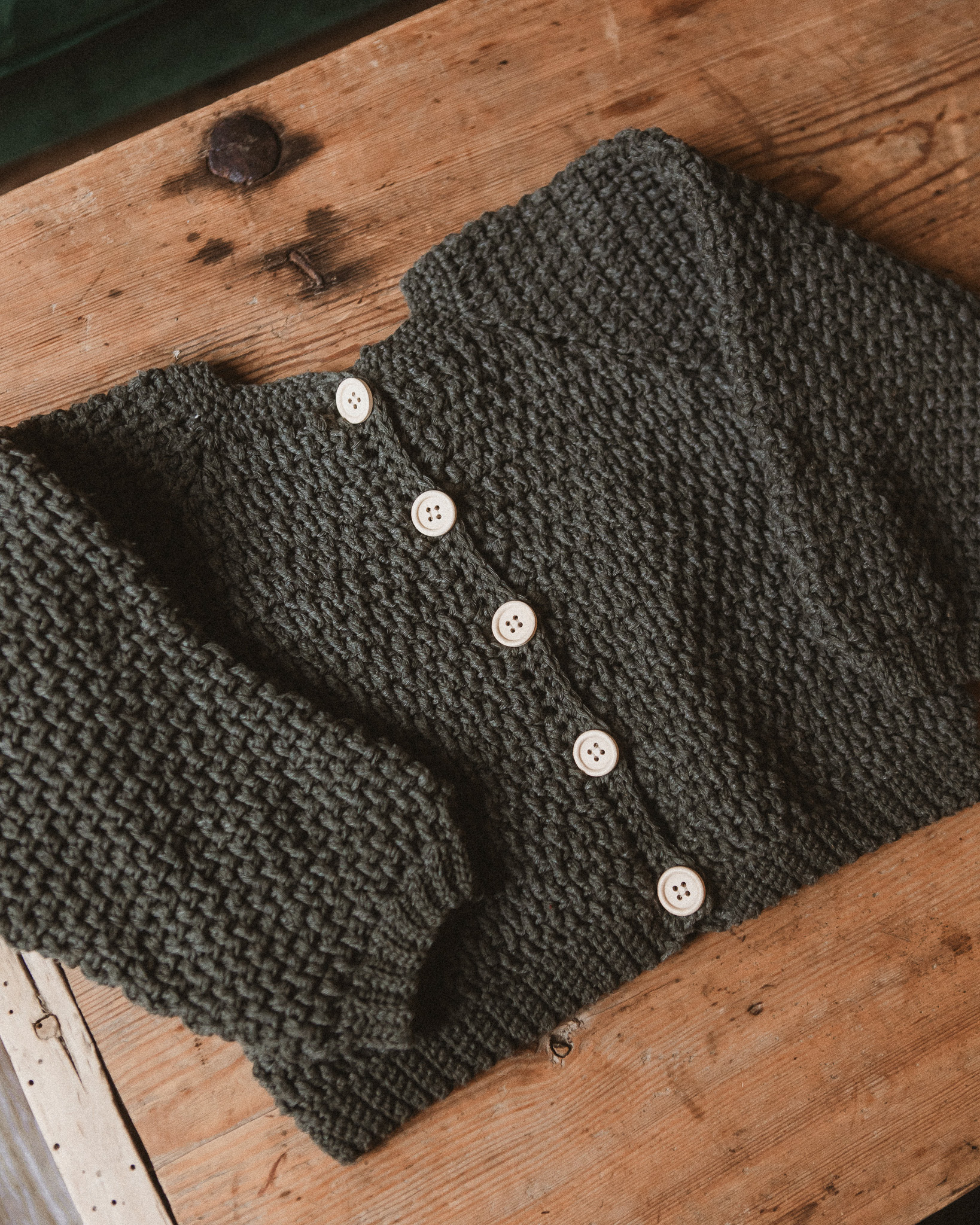 Virkad barnkofta "Lykke"