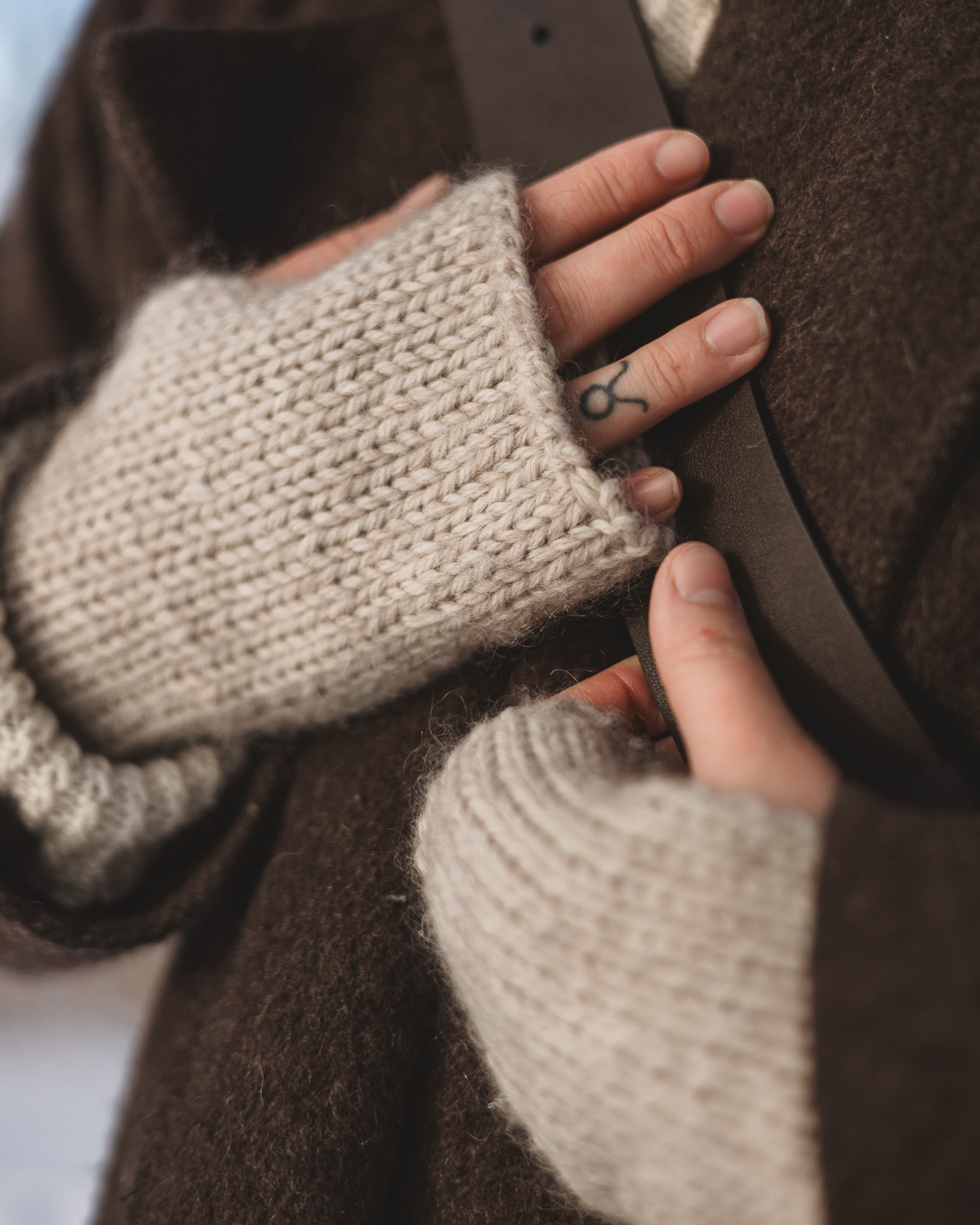 Stickade torgvantar "Johanna"