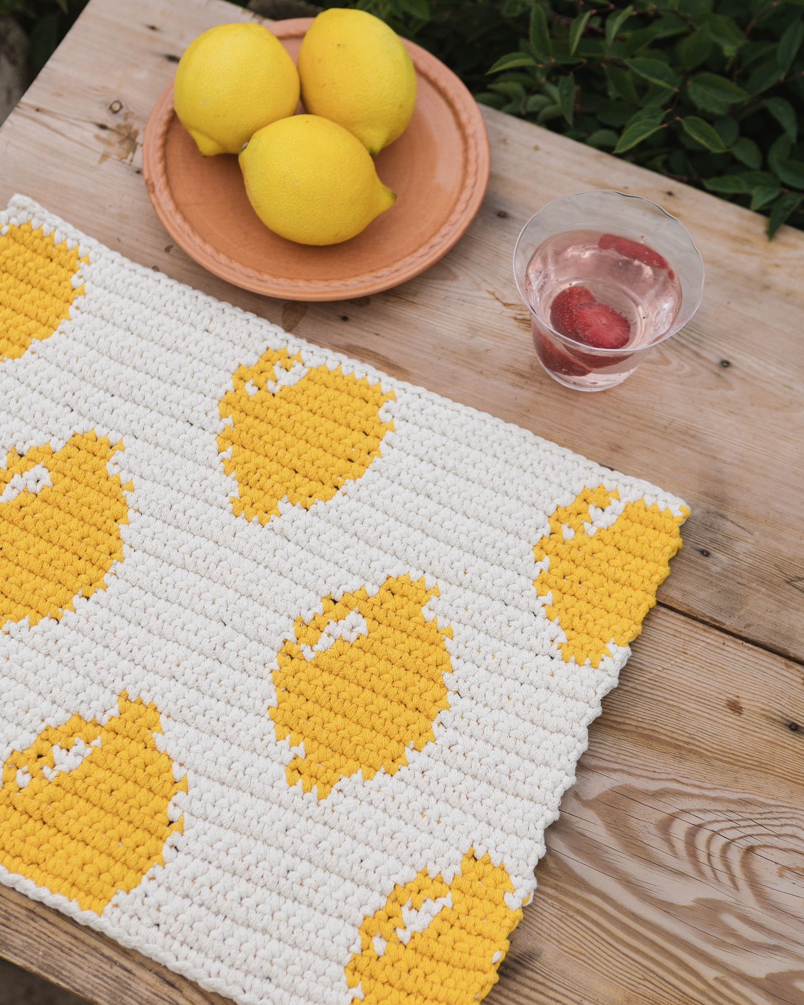 Crocheted Placemat "Mira"
