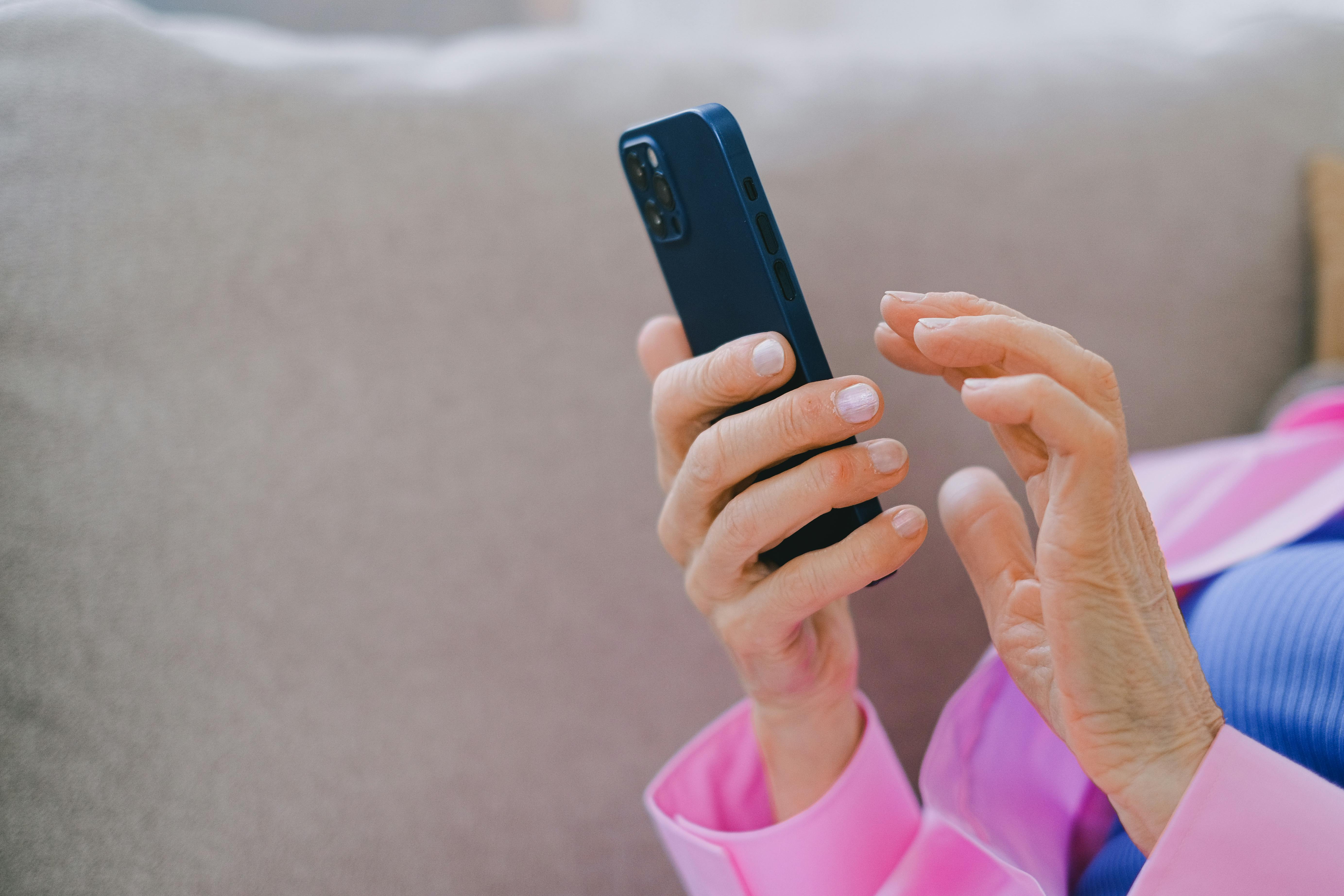 Deze 4-wekenchallenge helpt je écht om van je telefoon af te komen