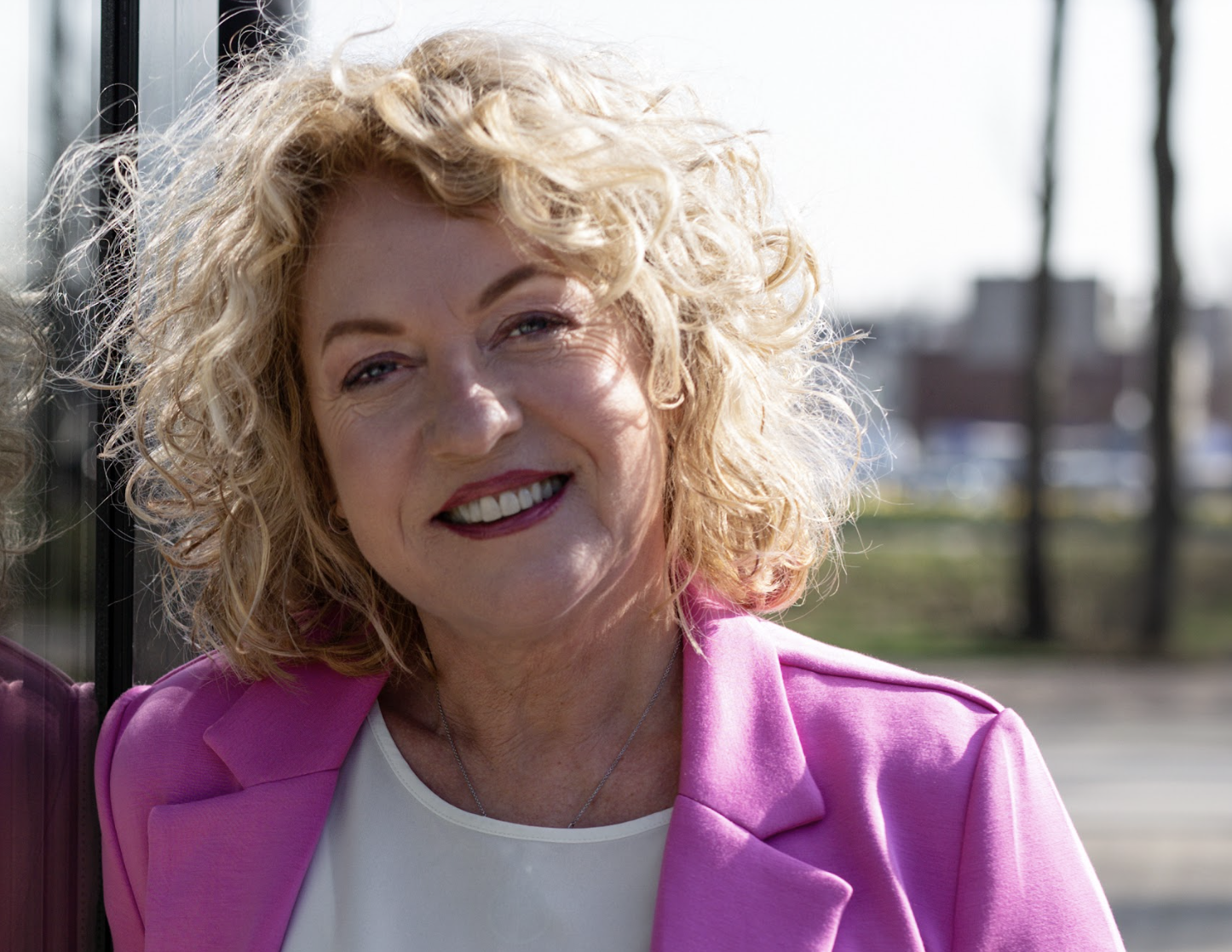 Schrijfster Elly Persons: "Op mijn 61ste voel ik dat ik pas begin."