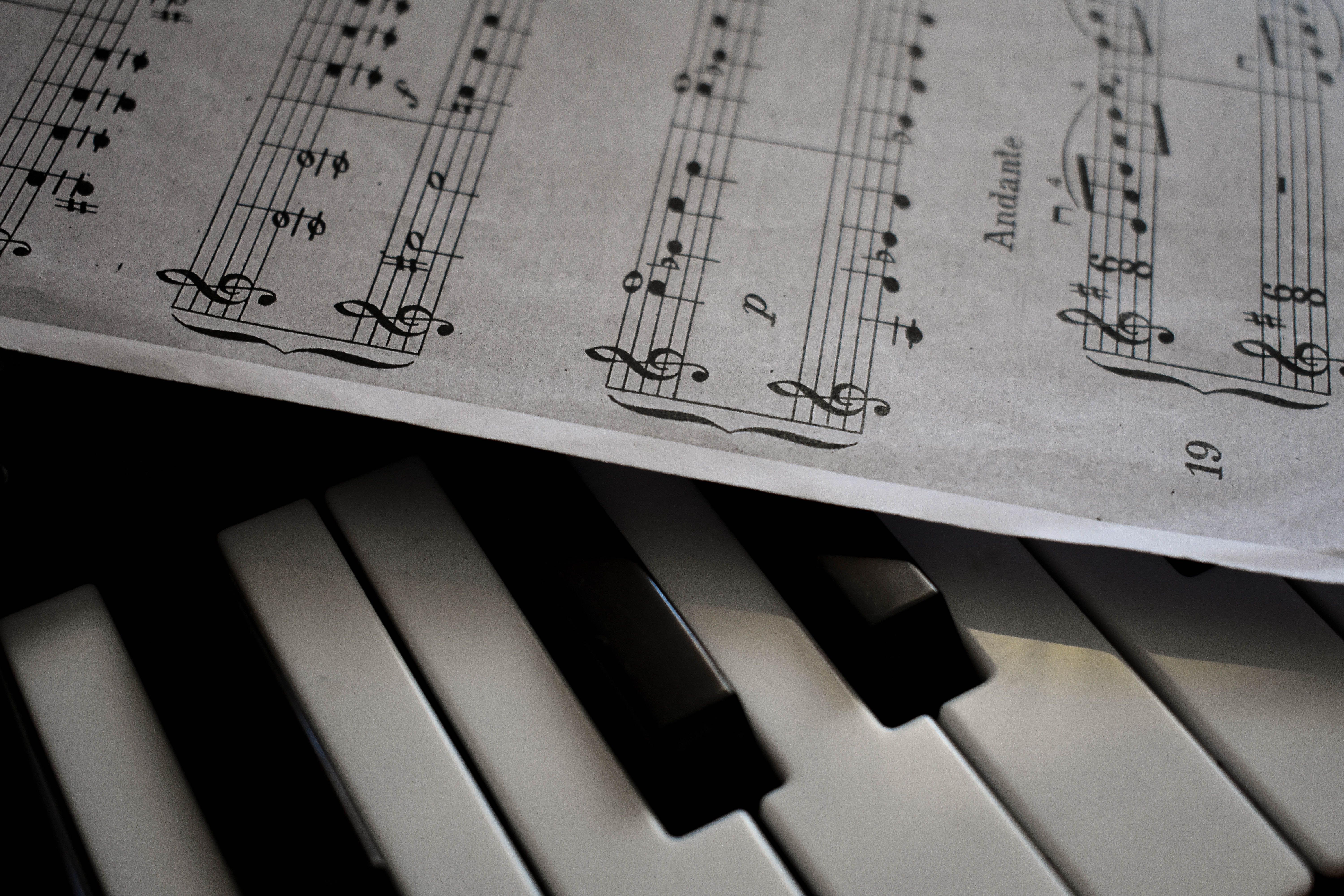 De muziek blijft: wat luisteren, zingen en spelen doen voor gezond ouder worden