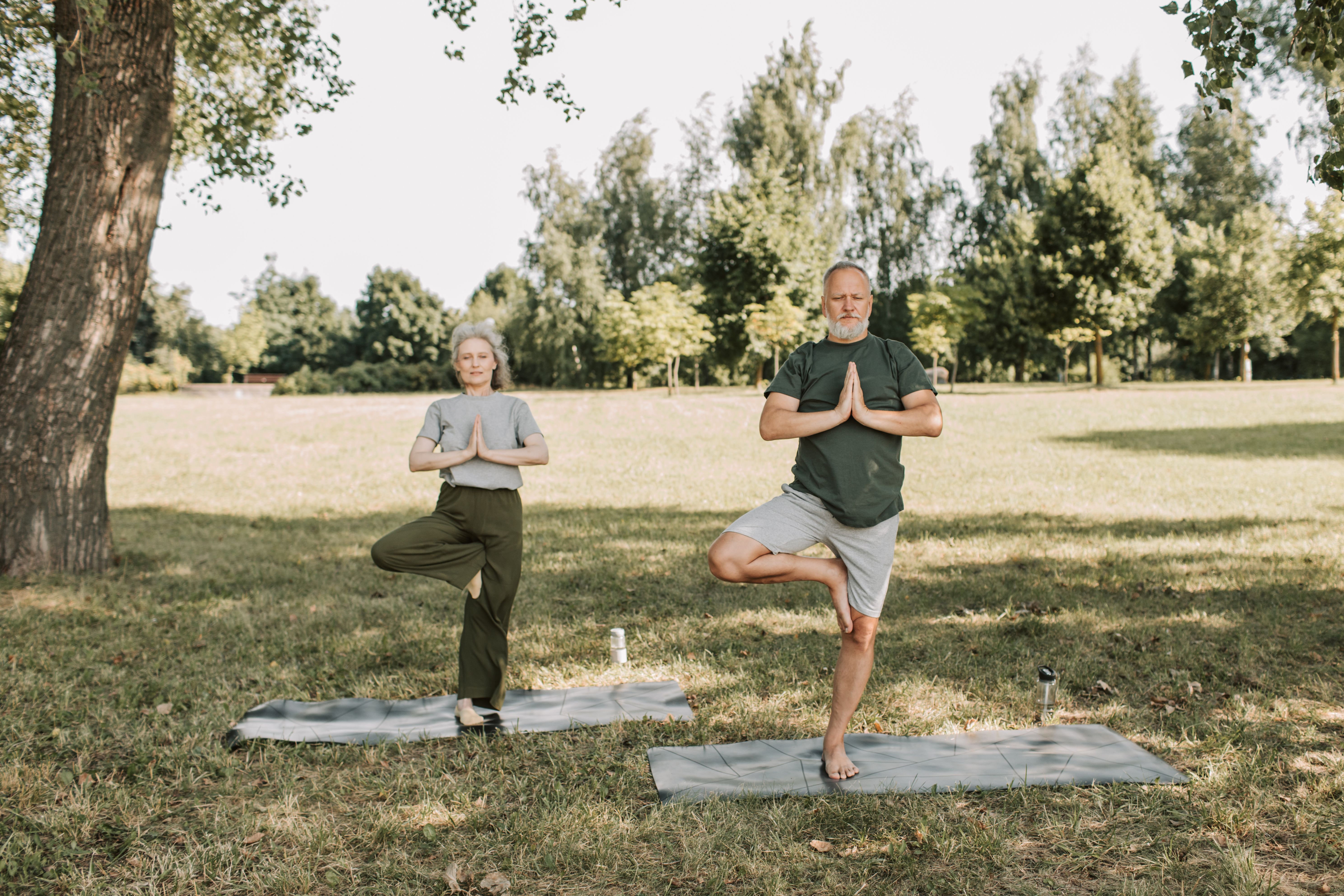 Yoga maakt je niet alleen soepeler: het kan je ook langer stevig op de been houden