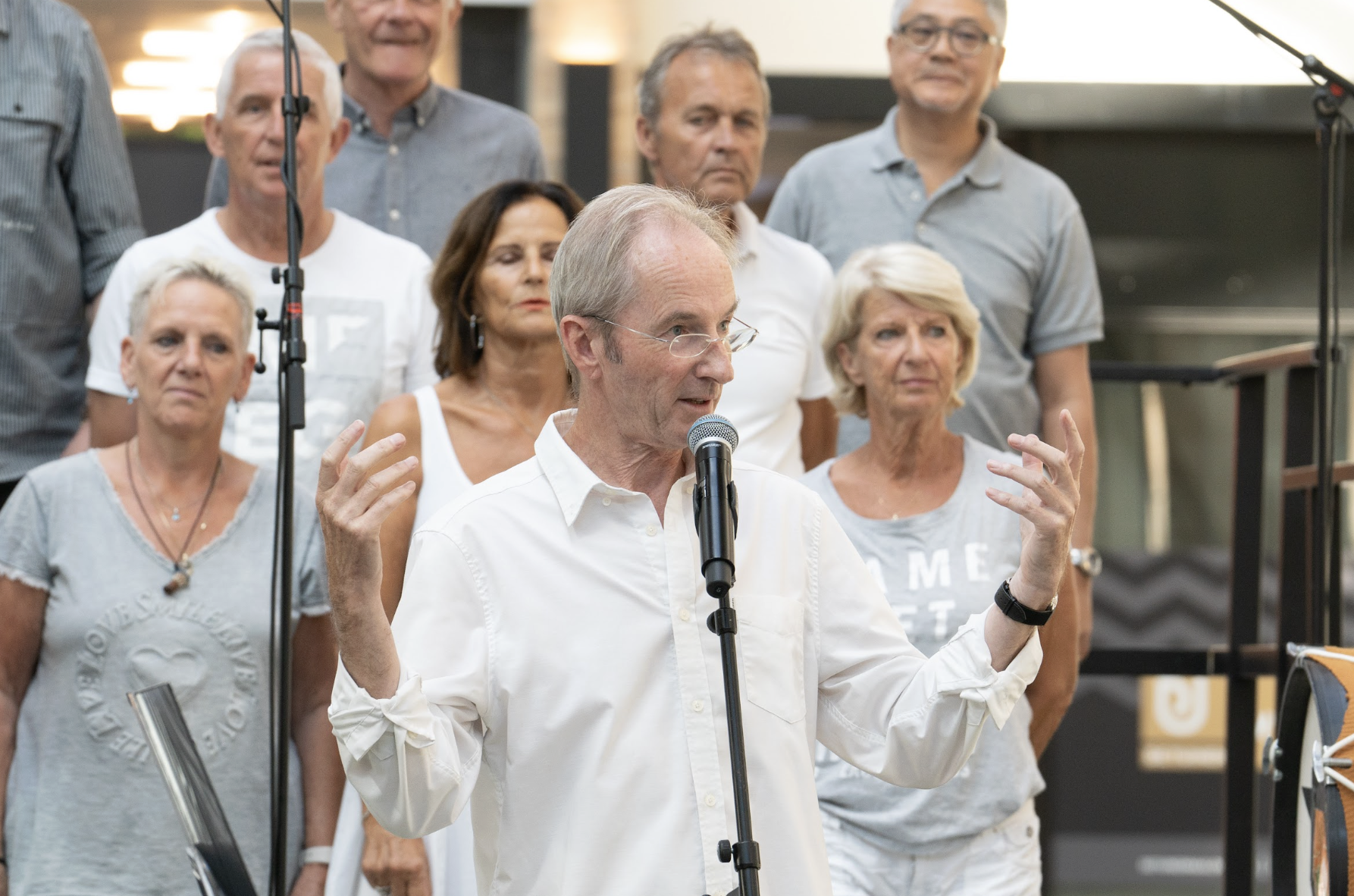 Ton Willemsen (64) dirigeert al 35 jaar naar geluk