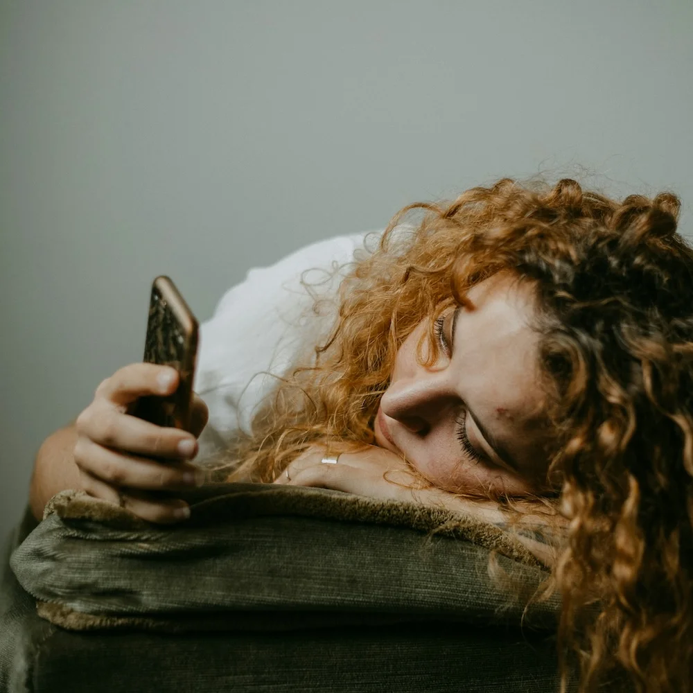 Топ-10 худших бьюти-советов из интернета — от клея для черных точек до отбеливания зубов перекисью 