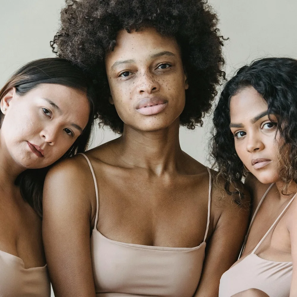 Эмоциональный интеллект по-женски: как понимать свои чувства и управлять ими без выгорания