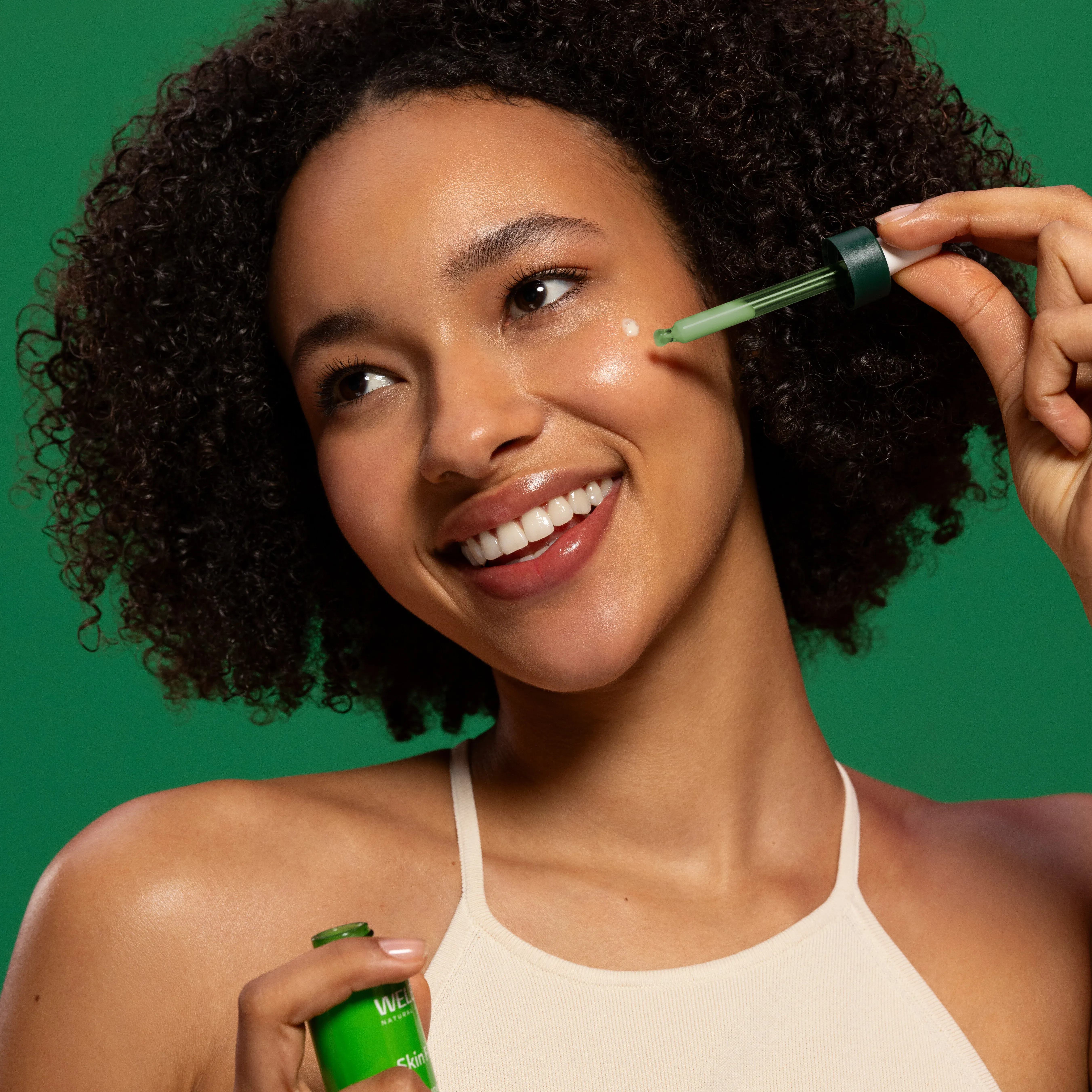 Девушка с косметикой