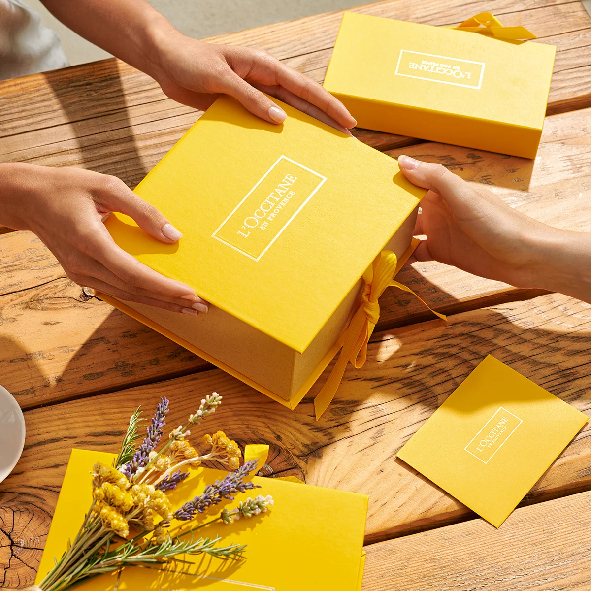 Идеи подарков на 8 марта, которые точно найдут свое место в косметичке