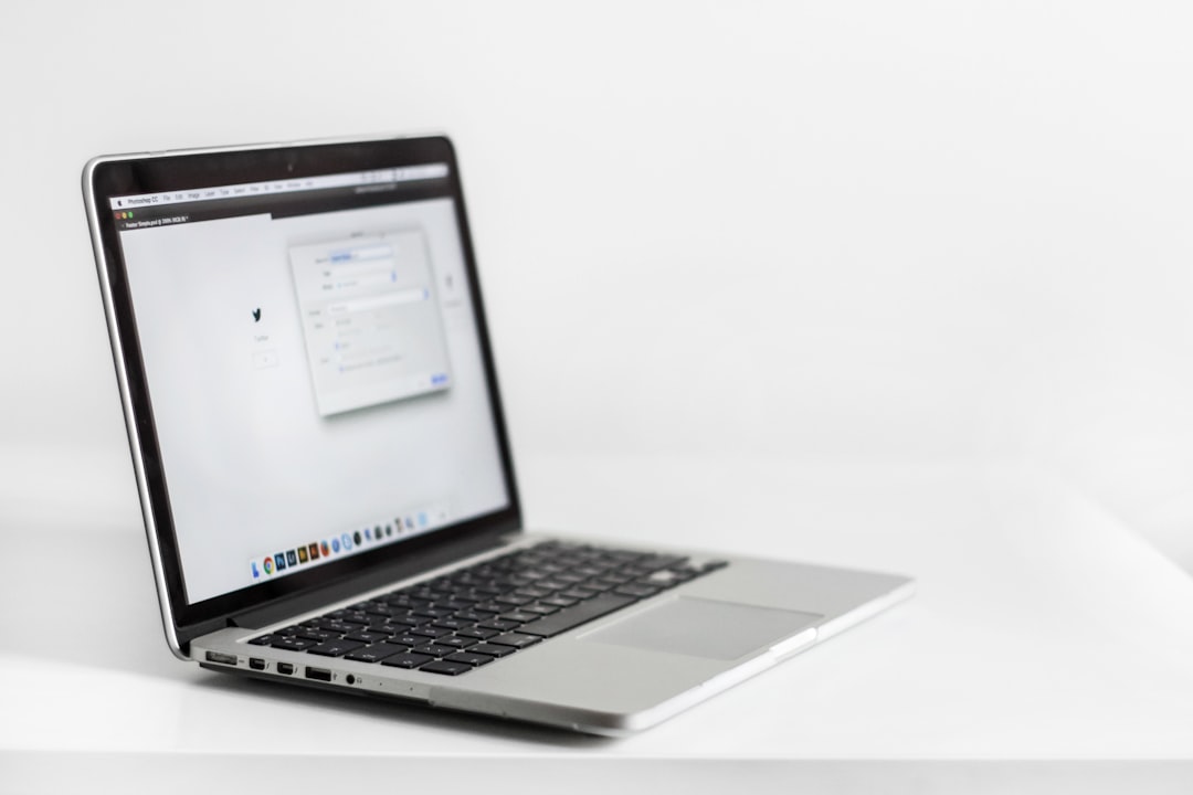 whatsapp di browser whatsapp untuk keperluan kantor — Foto oleh NordWood Themes di Unsplash