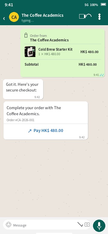 Momen konversi — pesan pesanan pelanggan di obrolan + balasan dari pihak bisnis yang dilengkapi tombol URL dengan ajakan bertindak (CTA). Pelanggan cukup mengetuk sekali, lalu langsung diarahkan ke halaman checkout Shopify.
