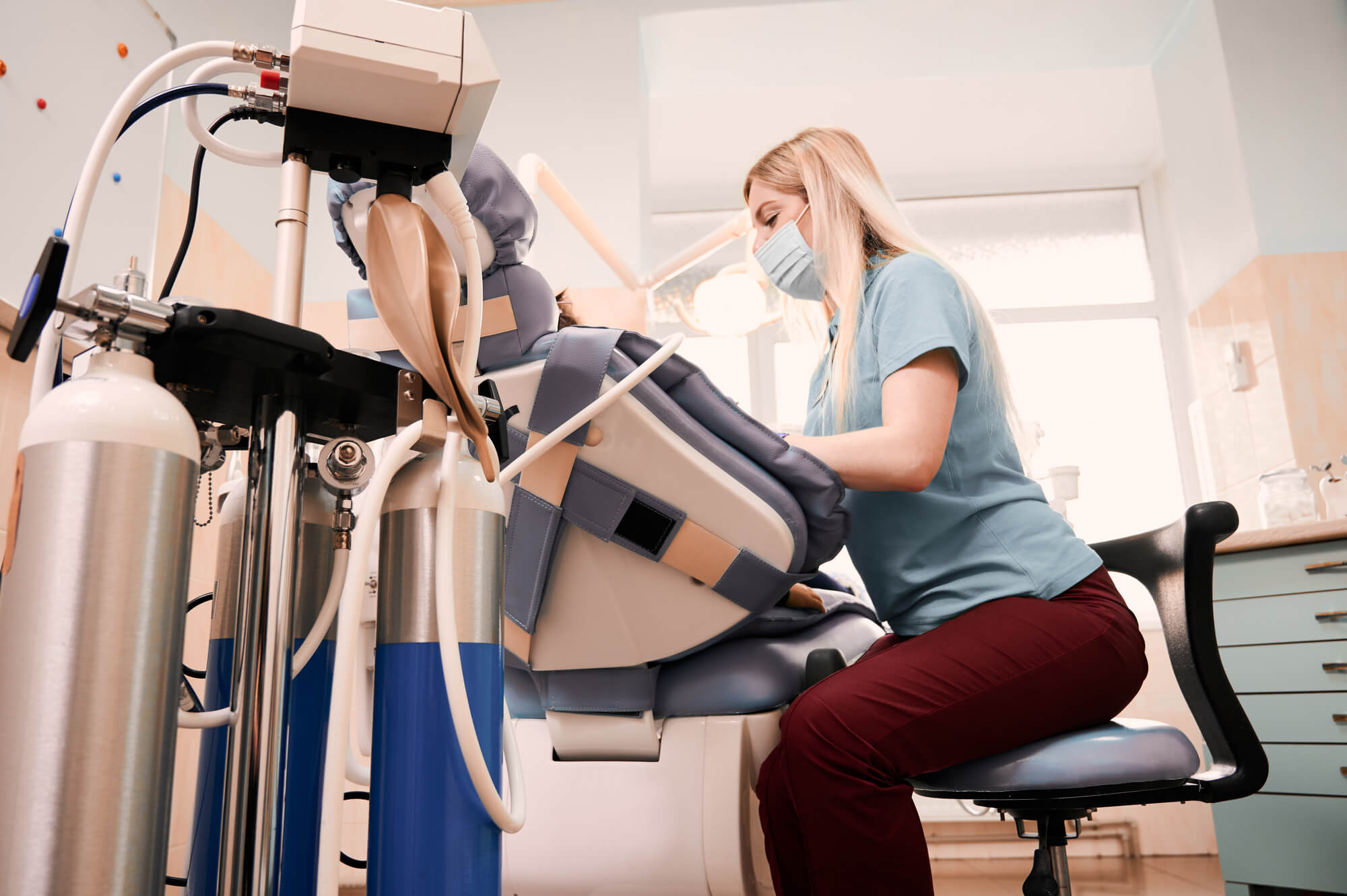 Dentist Performing Sedation Dentistry Pompano Beach
