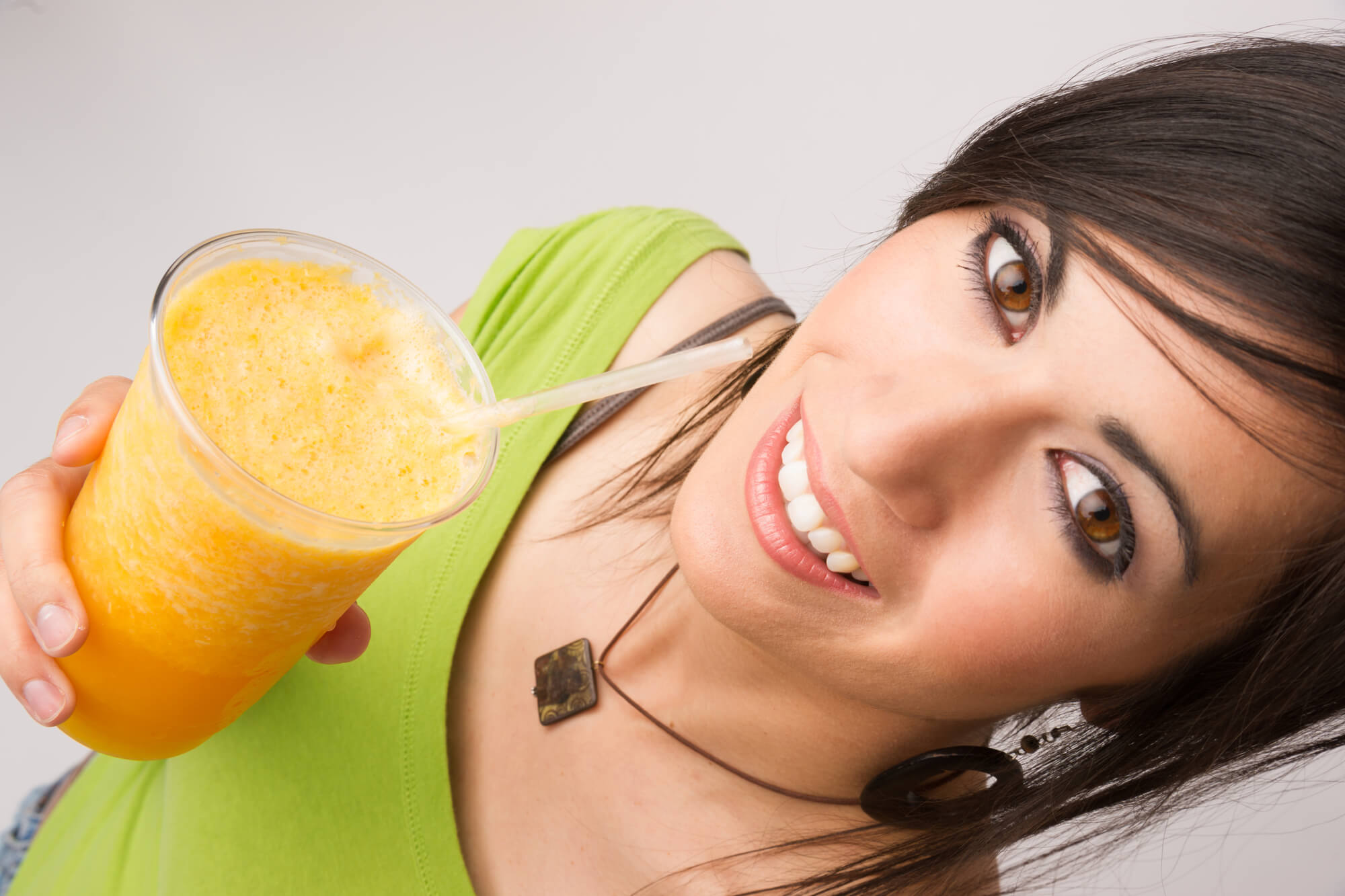 Dentist 33062 allows patient to drink a smoothie
